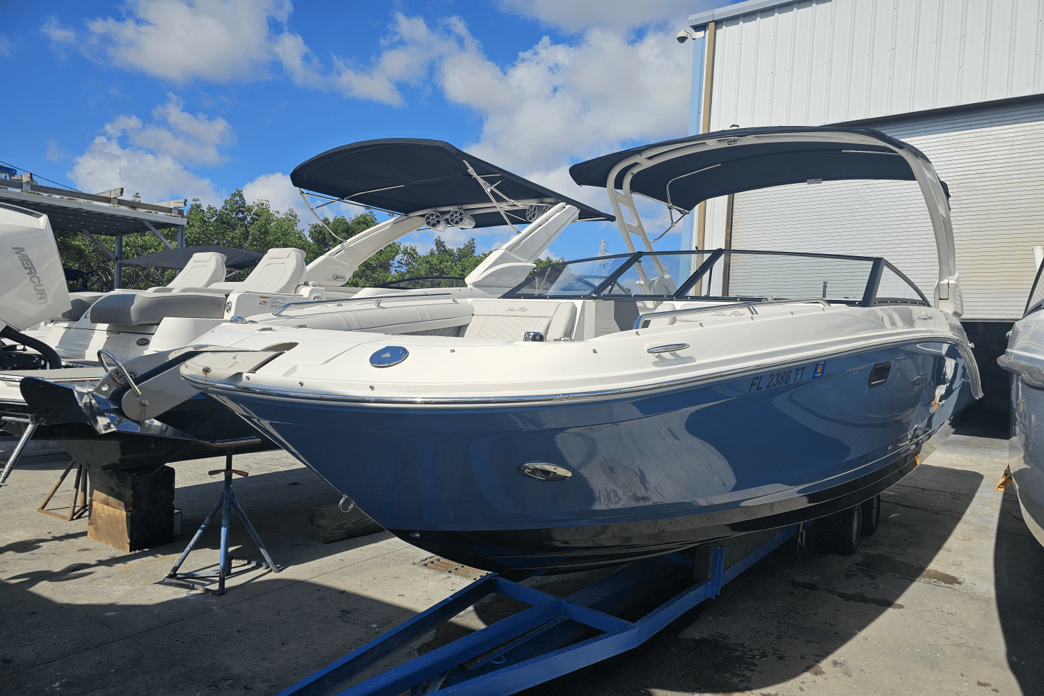 2024 Sea Ray 270 SD-OB Image Thumbnail #1