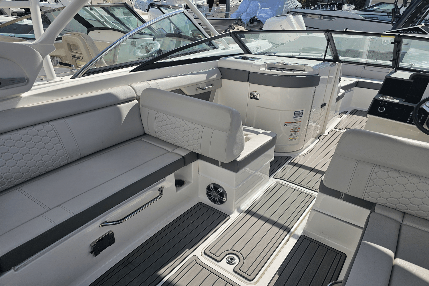 2024 Sea Ray 270 SD-OB Image Thumbnail #21