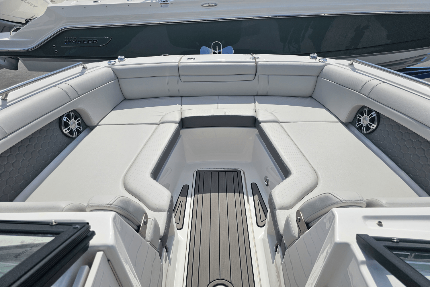 2024 Sea Ray 270 SD-OB Image Thumbnail #17
