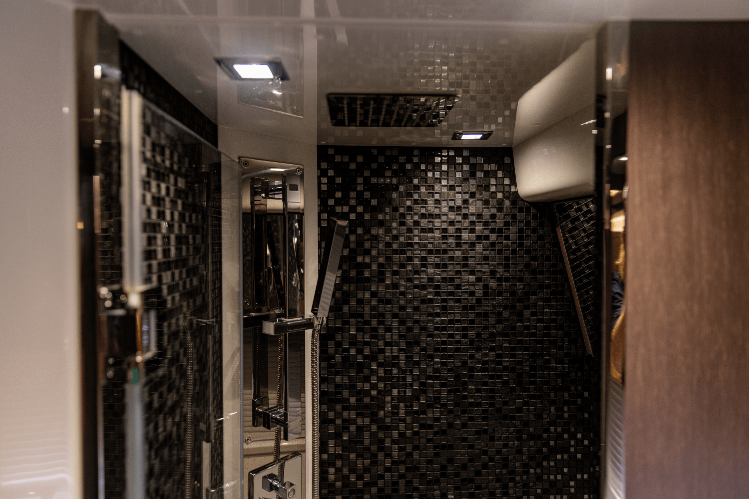 2021 Galeon 550 FLY Image Thumbnail #54