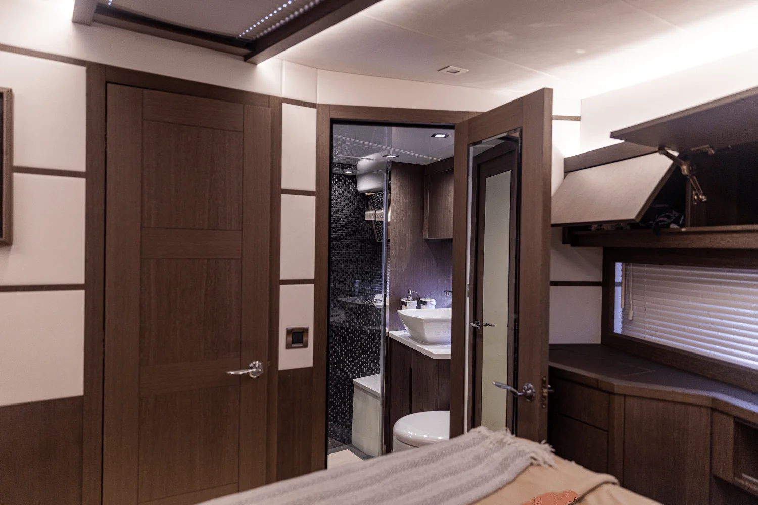 2021 Galeon 550 FLY Image Thumbnail #53