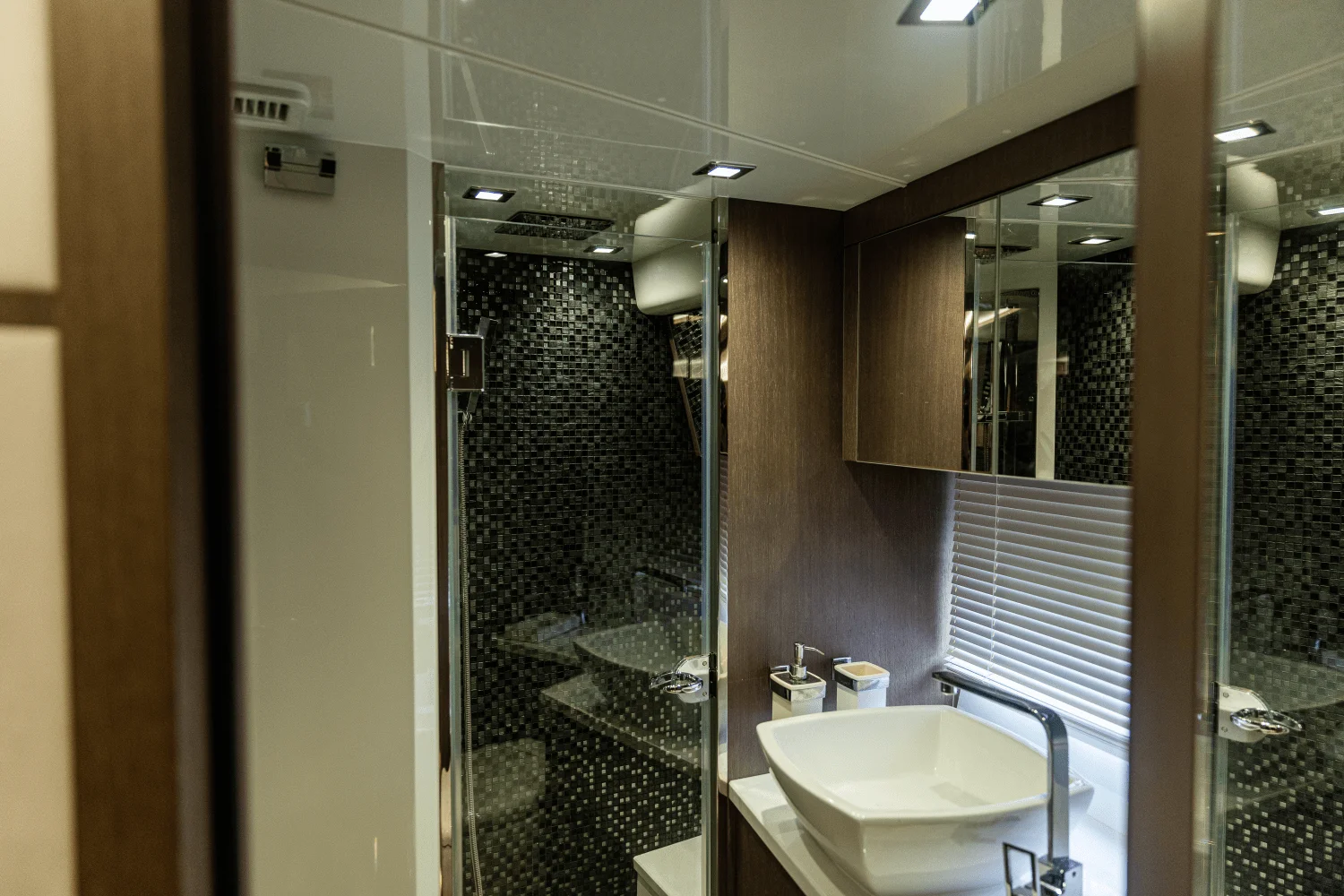 2021 Galeon 550 FLY Image Thumbnail #51