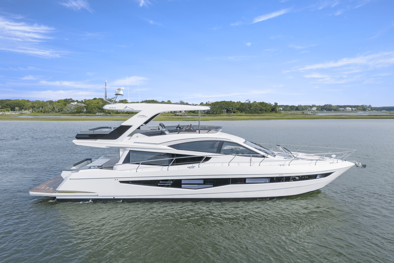 2021 Galeon 550 FLY Image Thumbnail #3