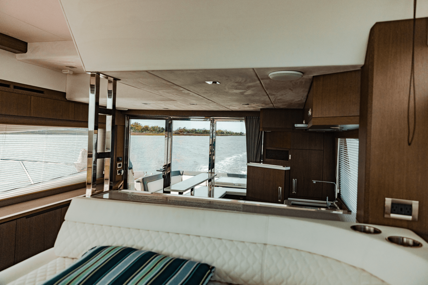 2021 Galeon 550 FLY Image Thumbnail #6