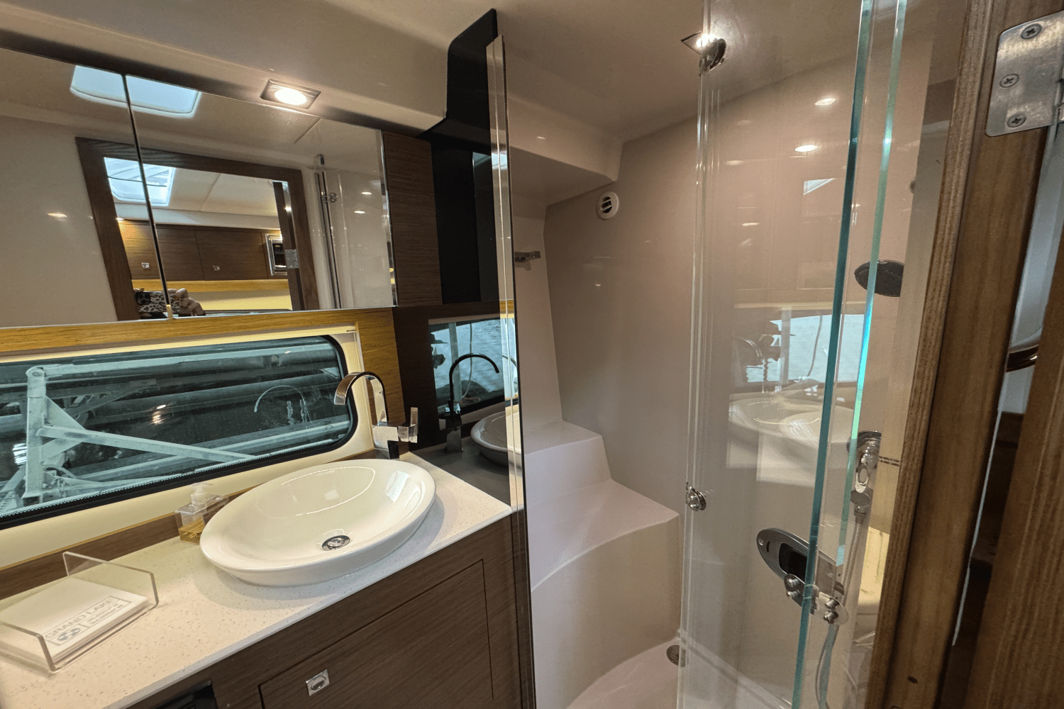 2015 Cruisers Yachts 390 EXPRESS COUPE Image Thumbnail #42