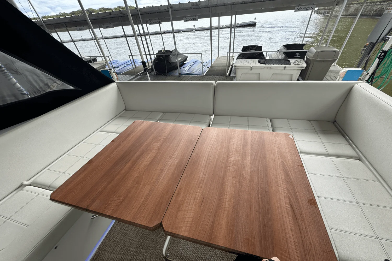 2015 Cruisers Yachts 390 EXPRESS COUPE Image Thumbnail #17