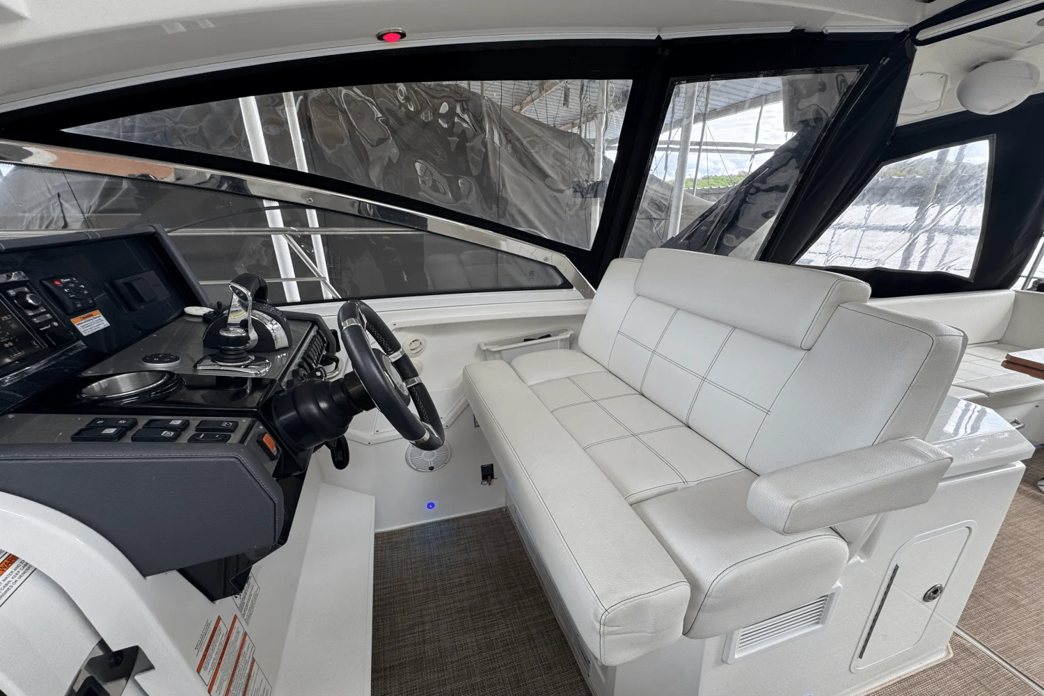 2015 Cruisers Yachts 390 EXPRESS COUPE Image Thumbnail #25