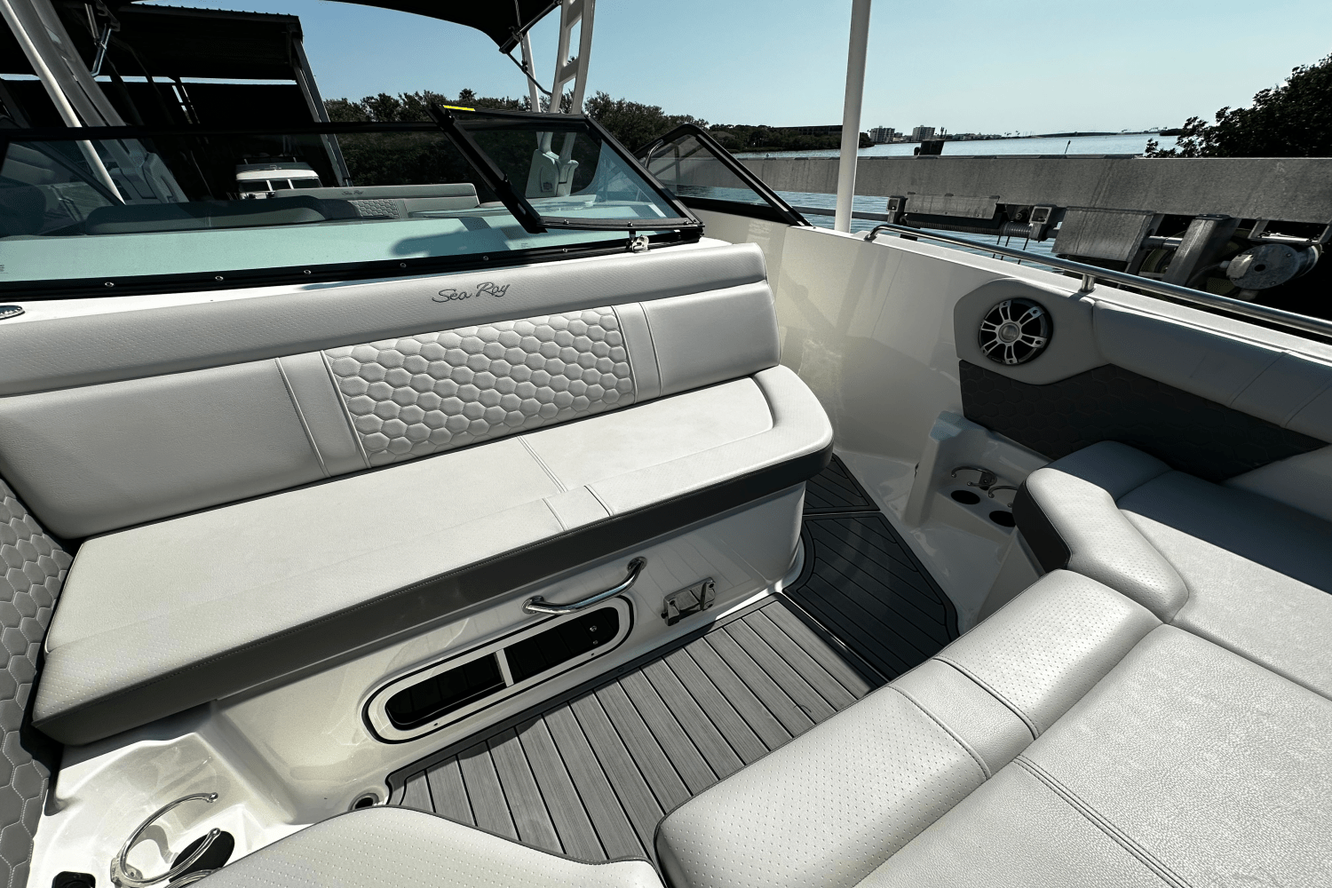 2023 Sea Ray 250 SDX-OB Image Thumbnail #28