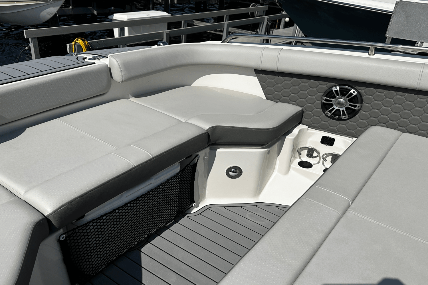 2023 Sea Ray 250 SDX-OB Image Thumbnail #25