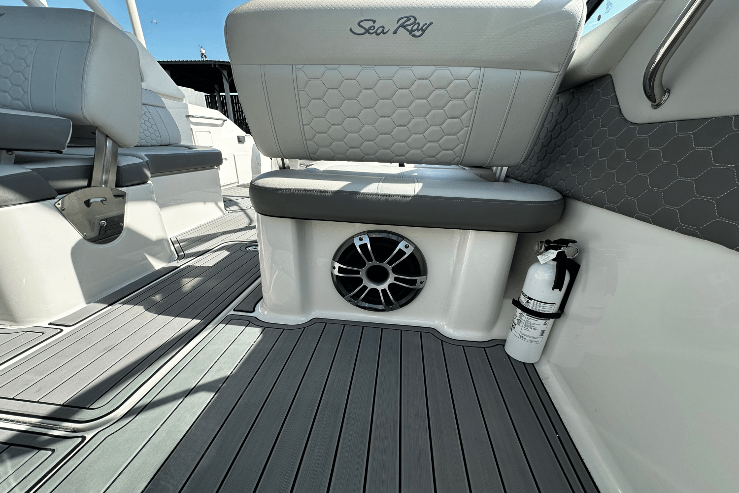 2023 Sea Ray 250 SDX-OB Image Thumbnail #31