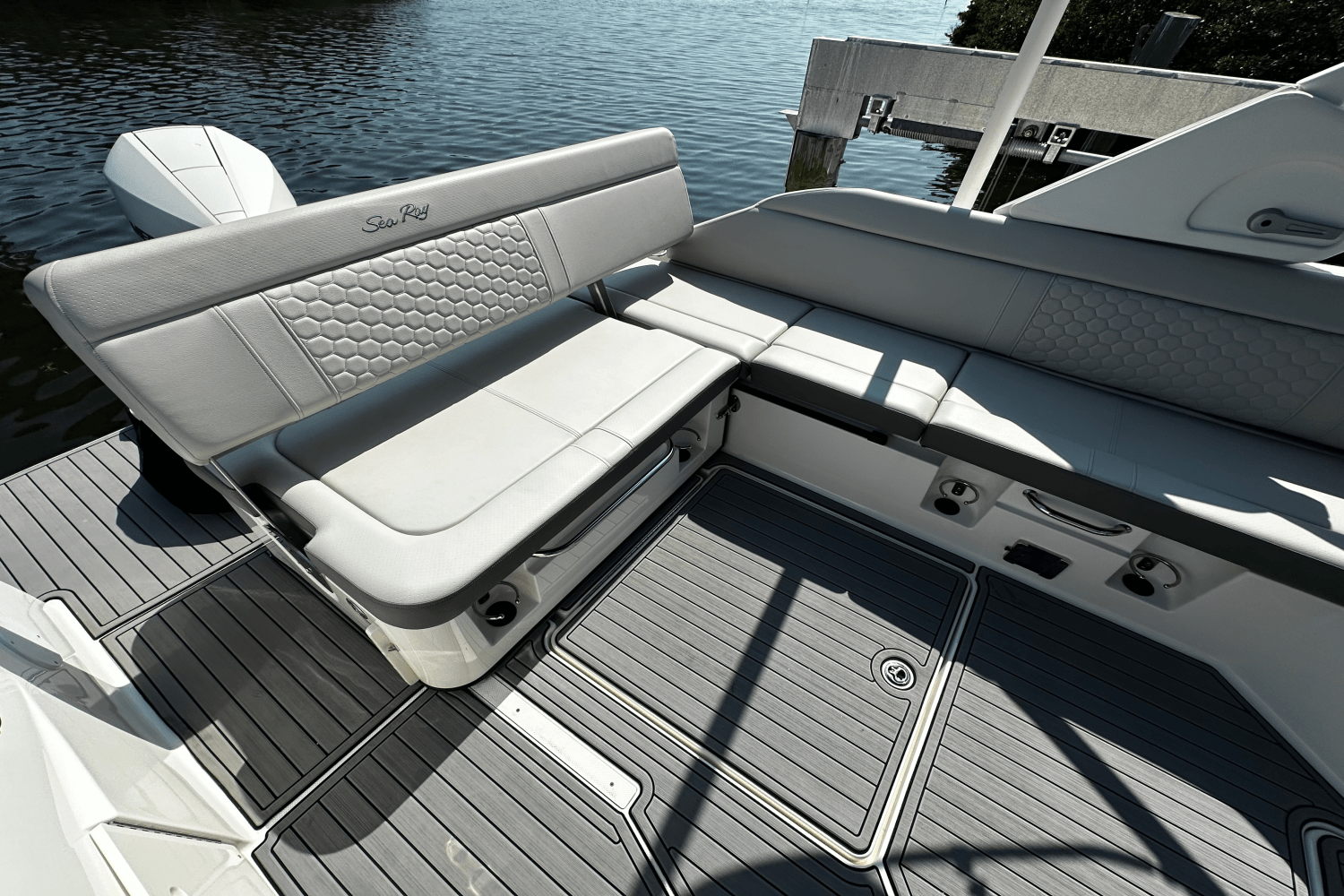 2023 Sea Ray 250 SDX-OB Image Thumbnail #11