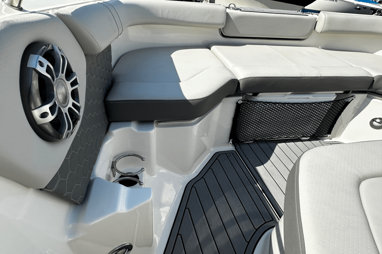 2023 Sea Ray 250 SDX-OB Image Thumbnail #24