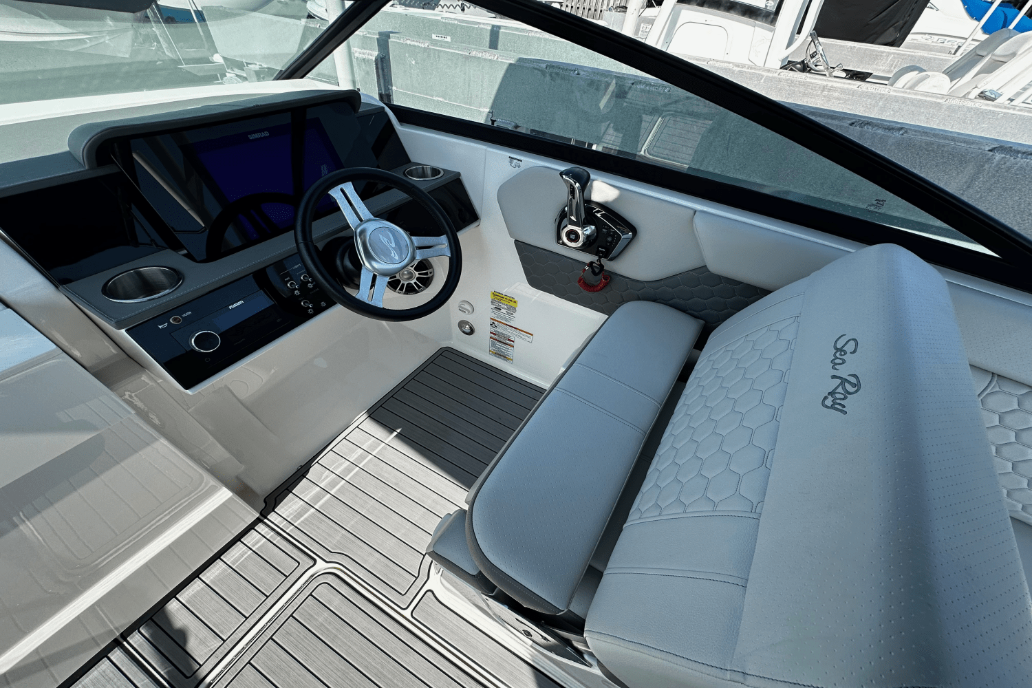 2023 Sea Ray 250 SDX-OB Image Thumbnail #16