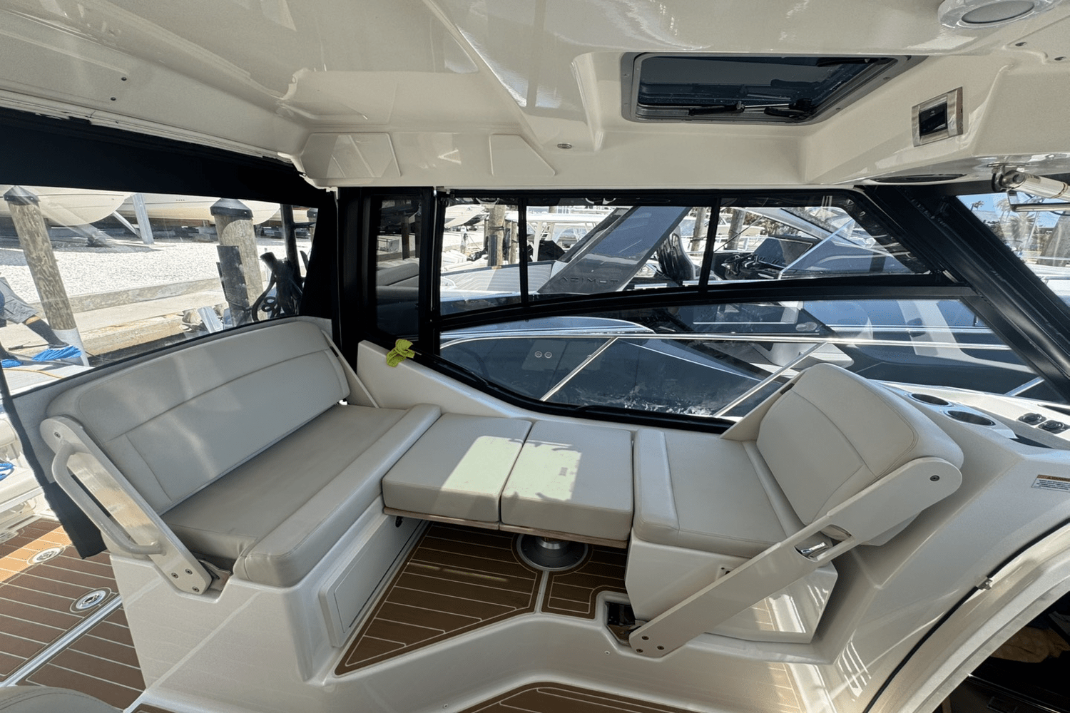 2022 Boston Whaler 325 Conquest Image Thumbnail #8
