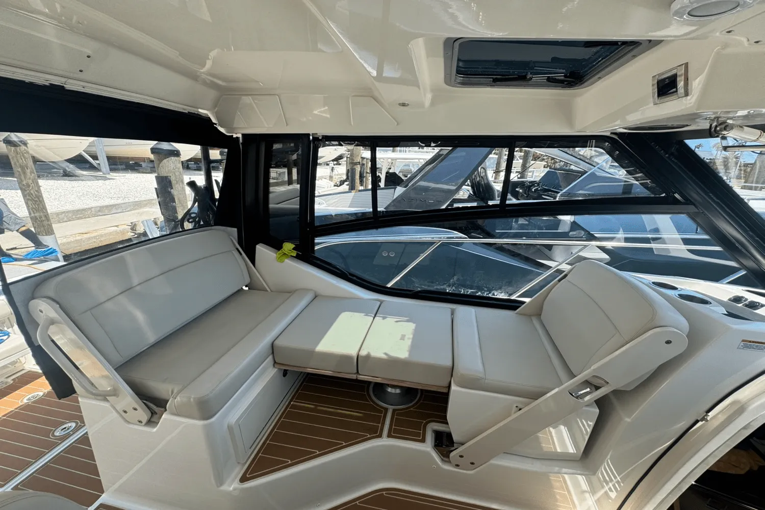 2022 Boston Whaler 325 Conquest Image Thumbnail #8
