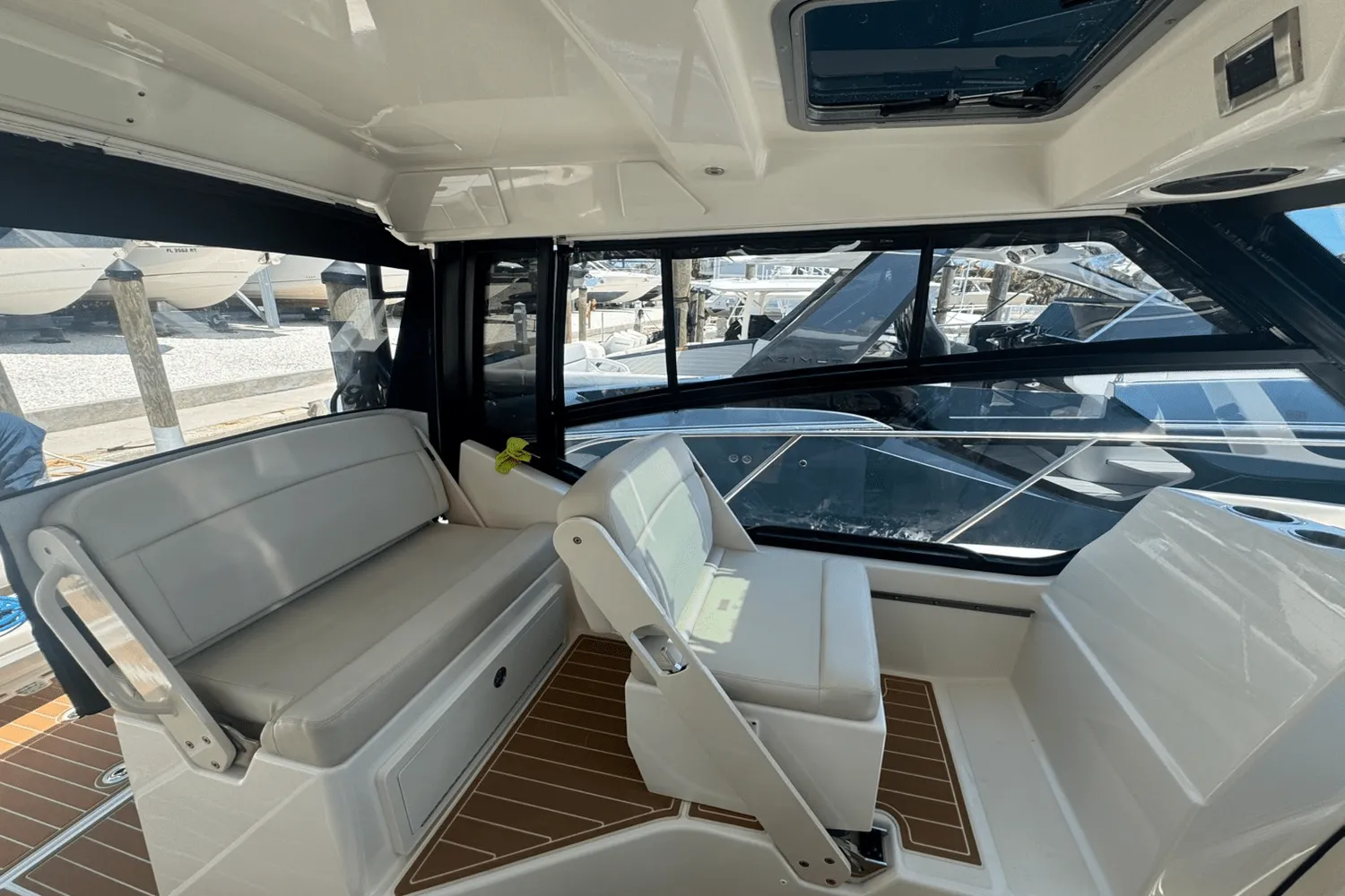 2022 Boston Whaler 325 Conquest Image Thumbnail #7
