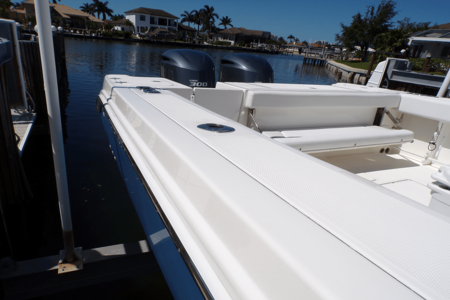 2014 EdgeWater 318CC Image Thumbnail #7