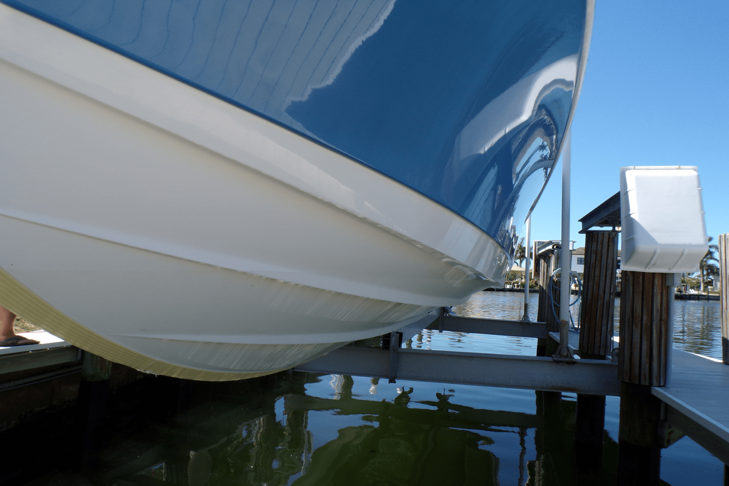 2014 EdgeWater 318CC Image Thumbnail #4