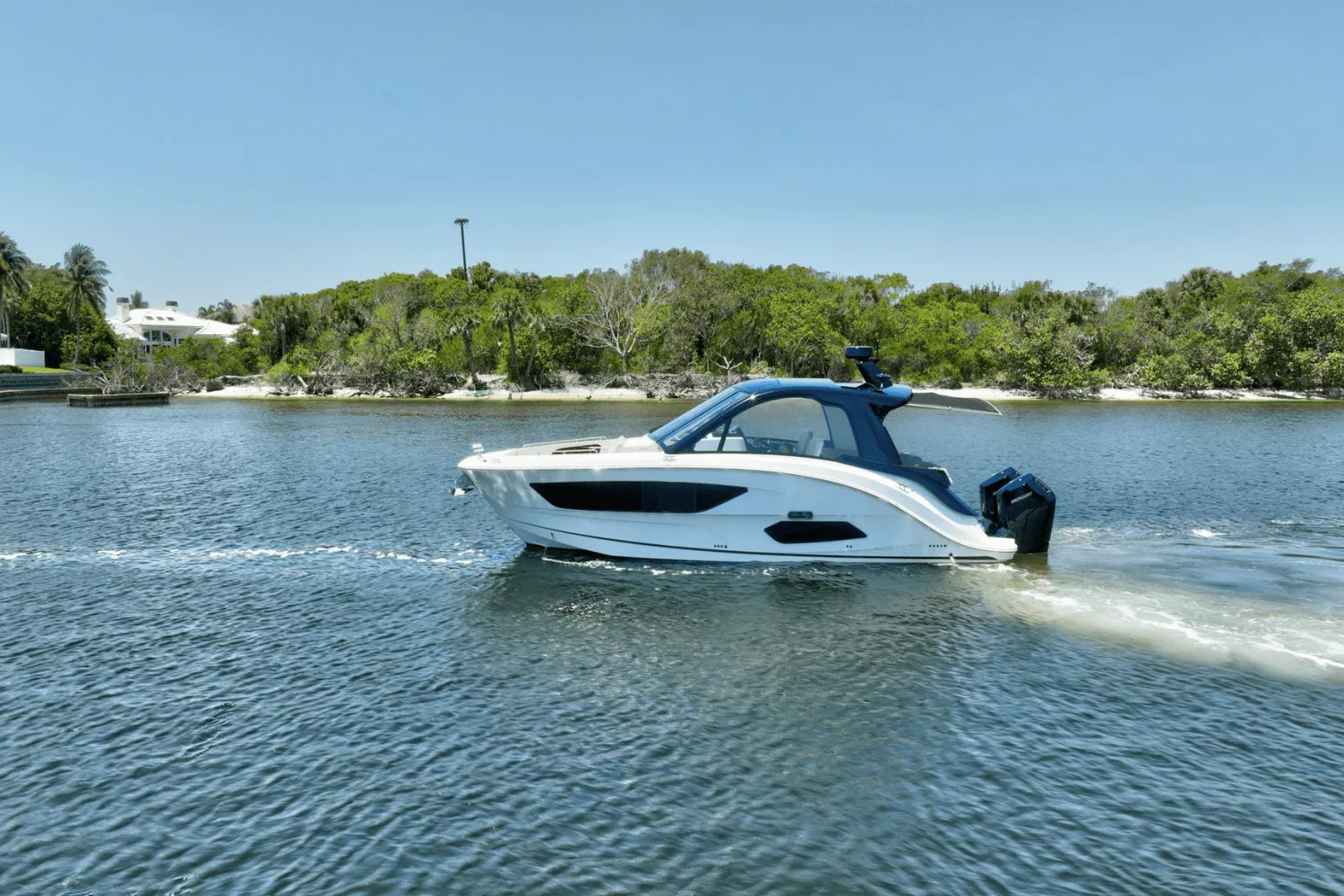 2024 Sea Ray 370 SUNDANCER OUTBOARD Image Thumbnail #0