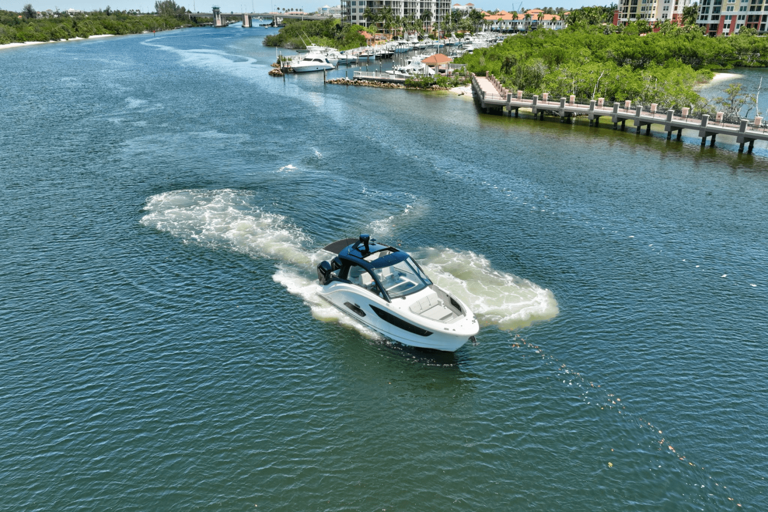 2024 Sea Ray 370 SUNDANCER OUTBOARD Image Thumbnail #40