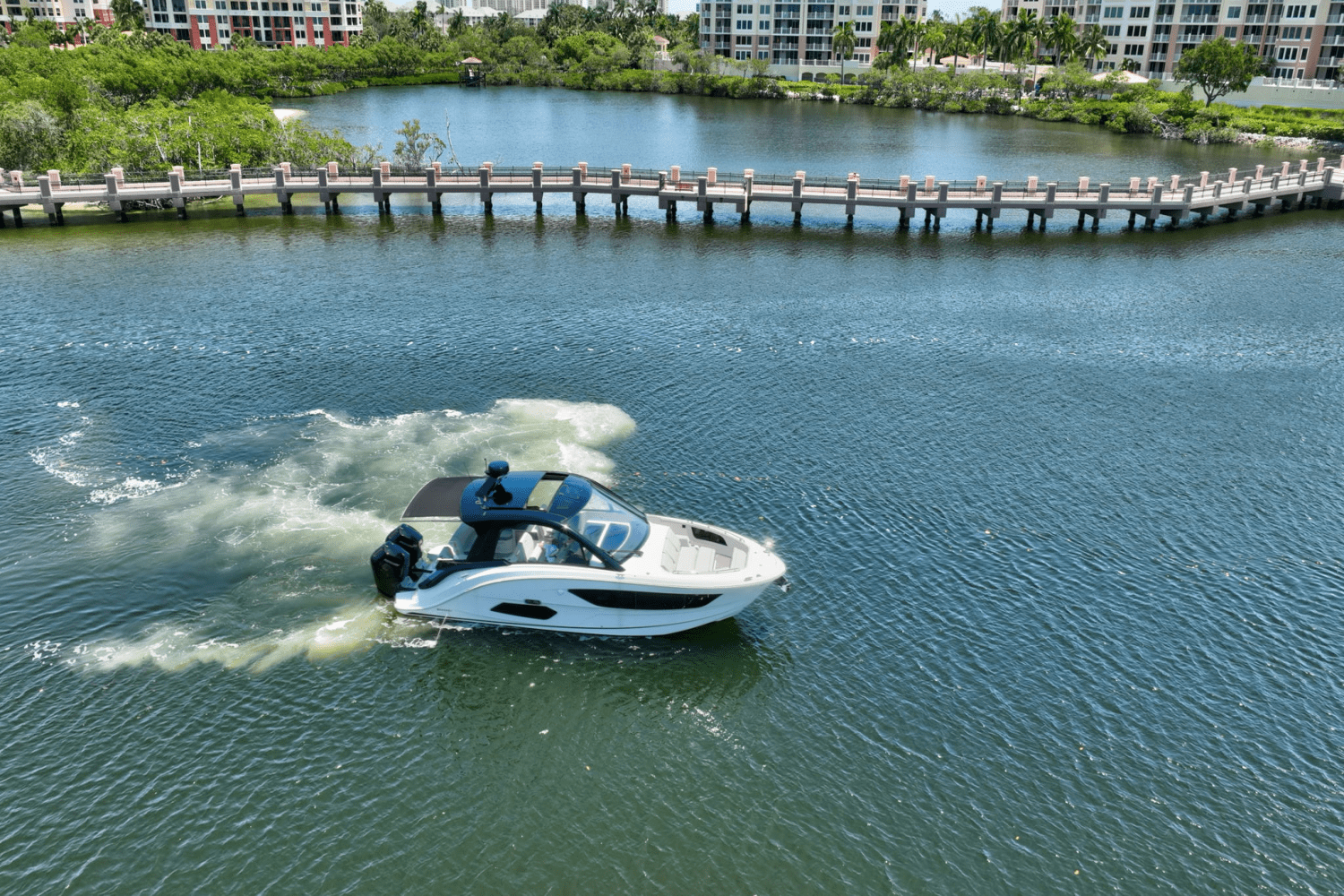 2024 Sea Ray 370 SUNDANCER OUTBOARD Image Thumbnail #41