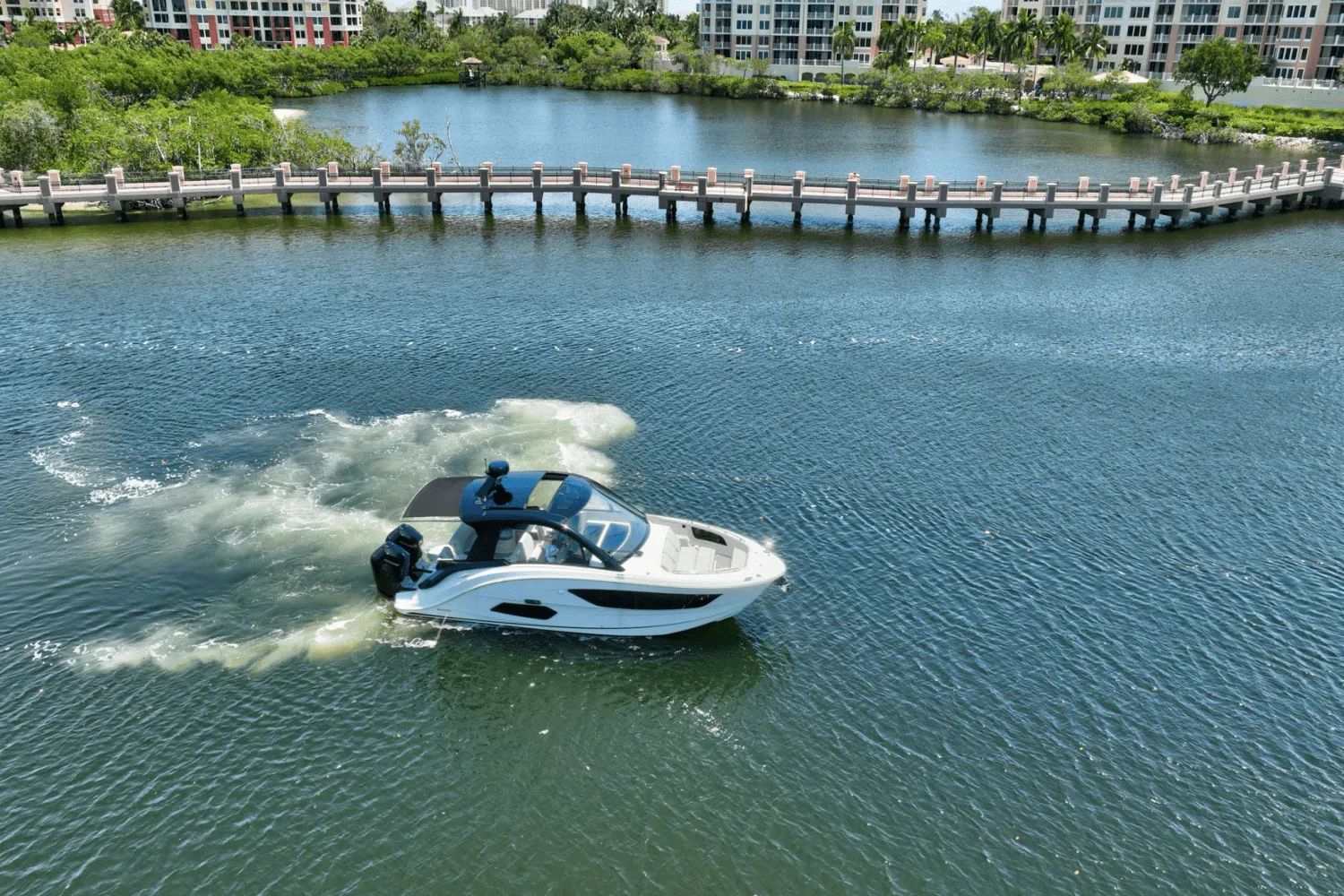 2024 Sea Ray 370 SUNDANCER OUTBOARD Image Thumbnail #41
