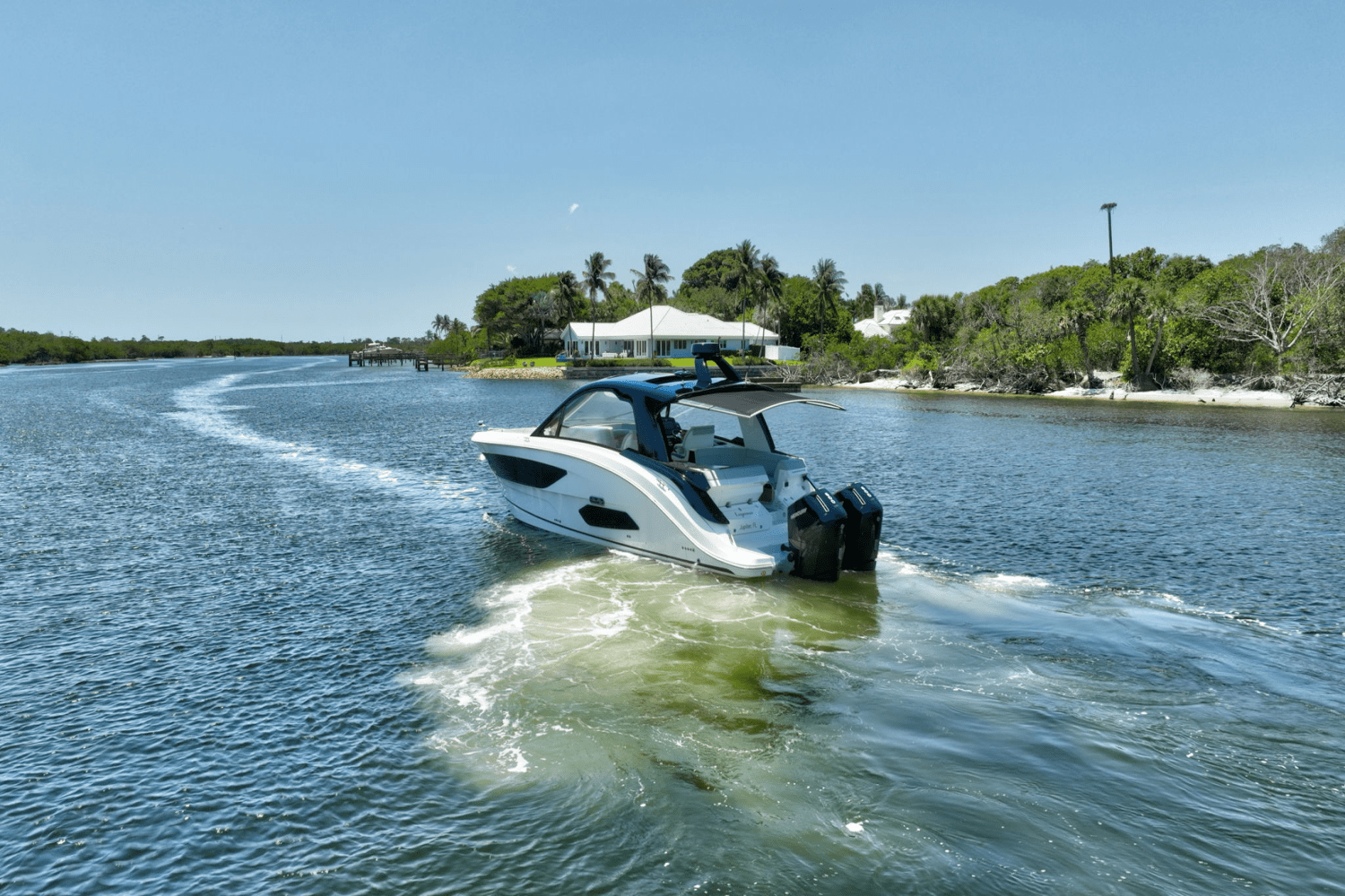 2024 Sea Ray 370 SUNDANCER OUTBOARD Image Thumbnail #1