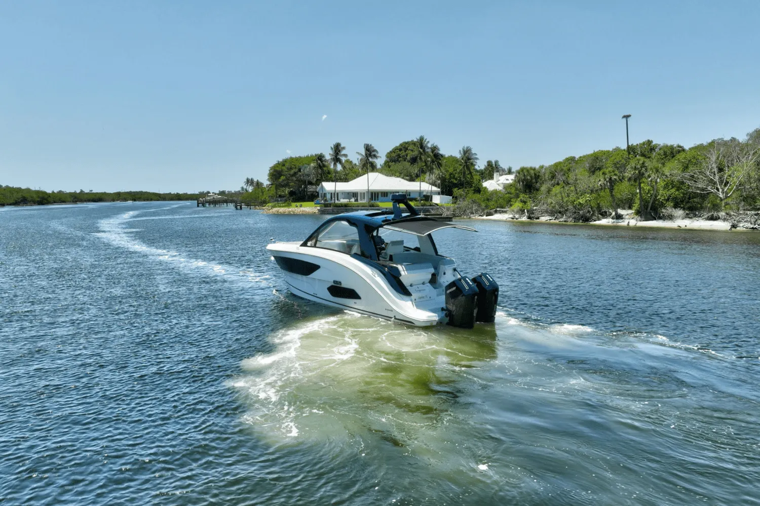 2024 Sea Ray 370 SUNDANCER OUTBOARD Image Thumbnail #1