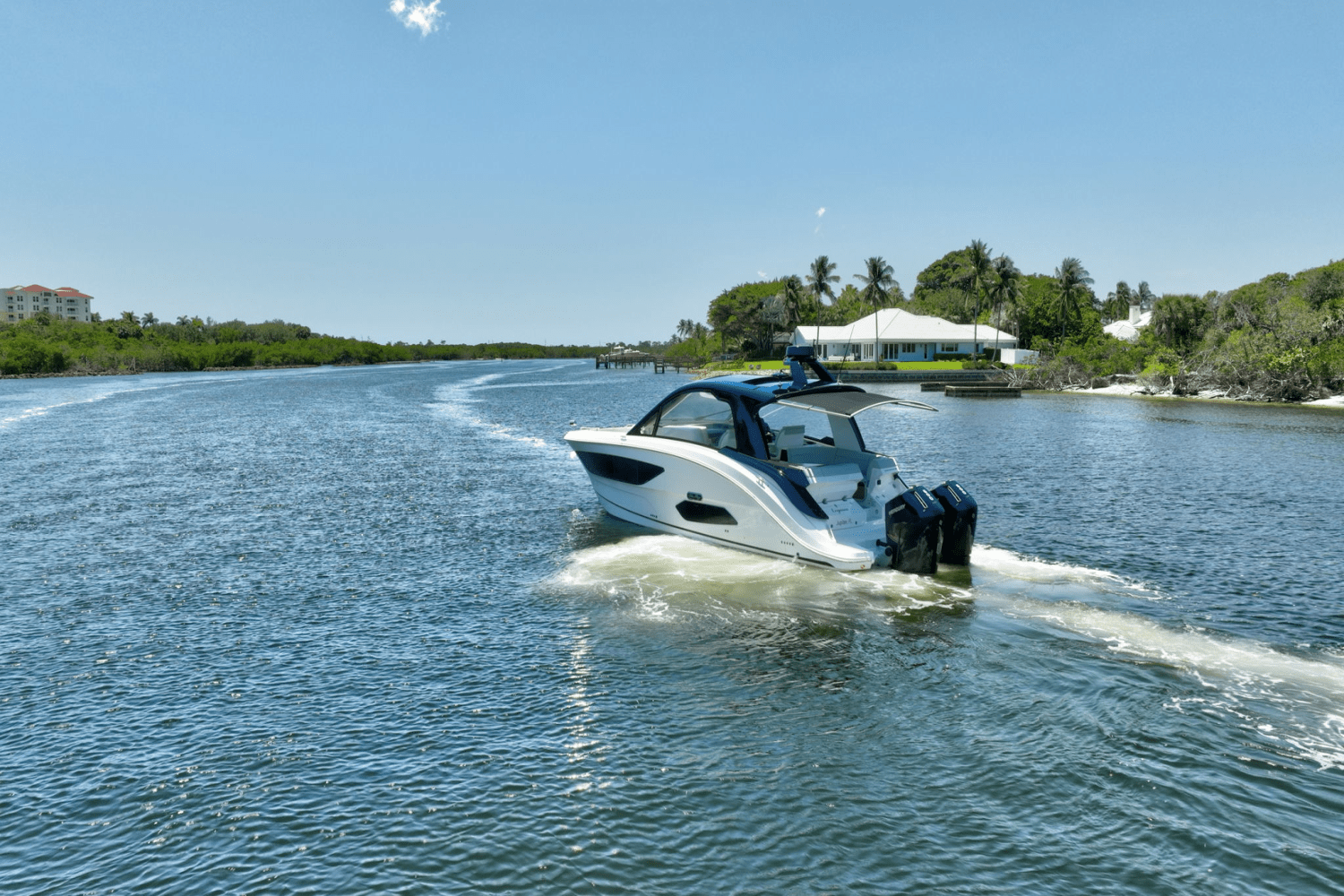 2024 Sea Ray 370 SUNDANCER OUTBOARD Image Thumbnail #36