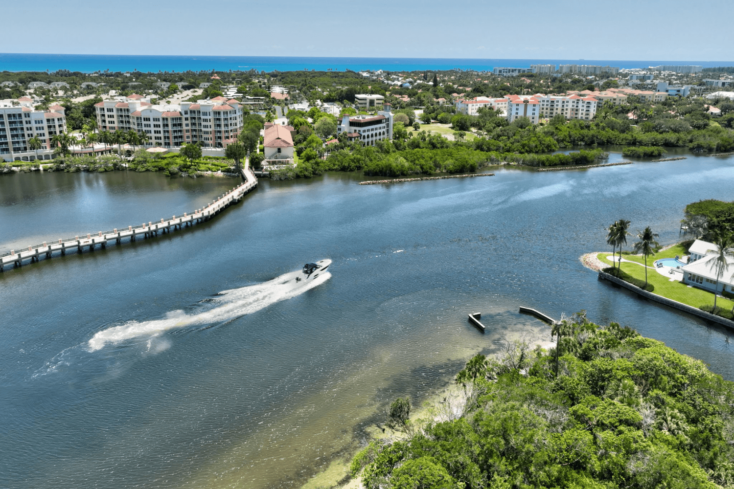 2024 Sea Ray 370 SUNDANCER OUTBOARD Image Thumbnail #48