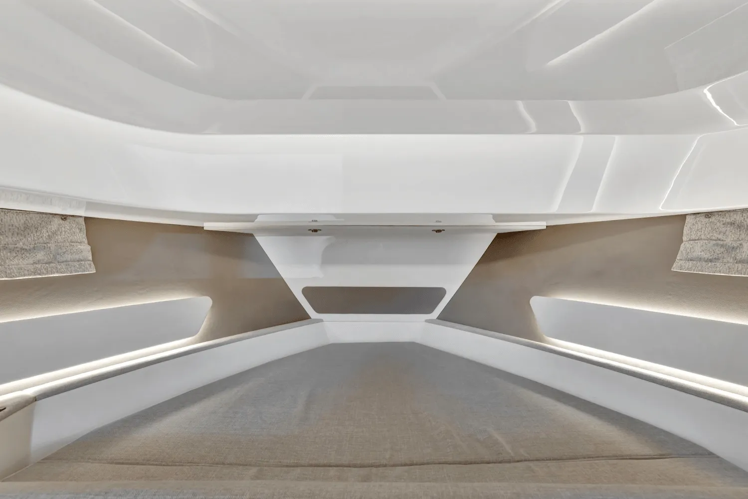2024 Sea Ray 370 SUNDANCER OUTBOARD Image Thumbnail #18