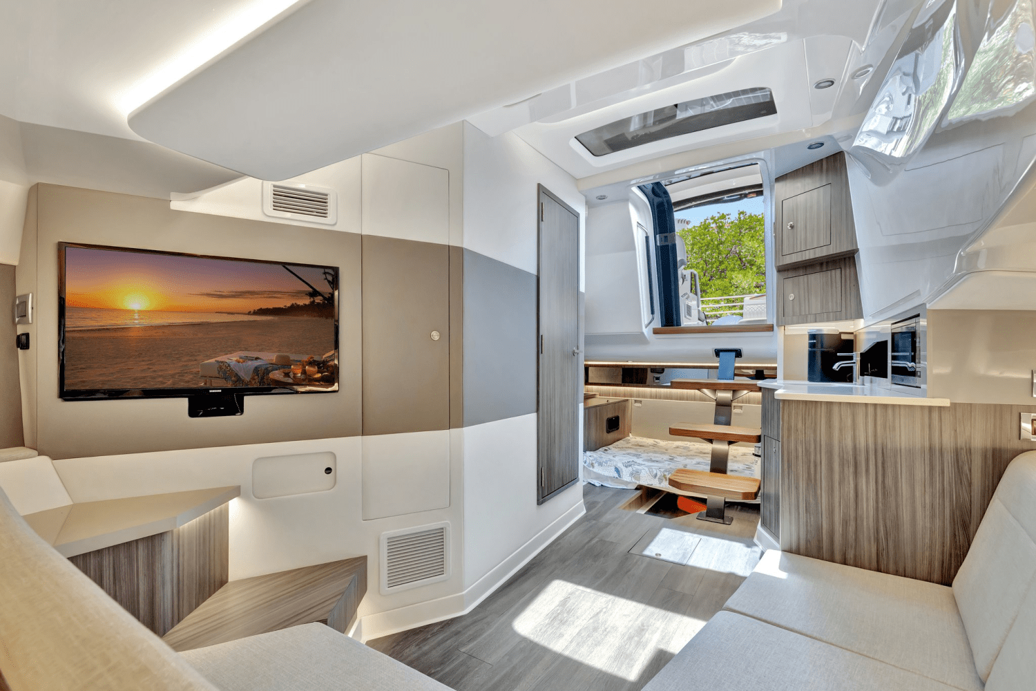 2024 Sea Ray 370 SUNDANCER OUTBOARD Image Thumbnail #14