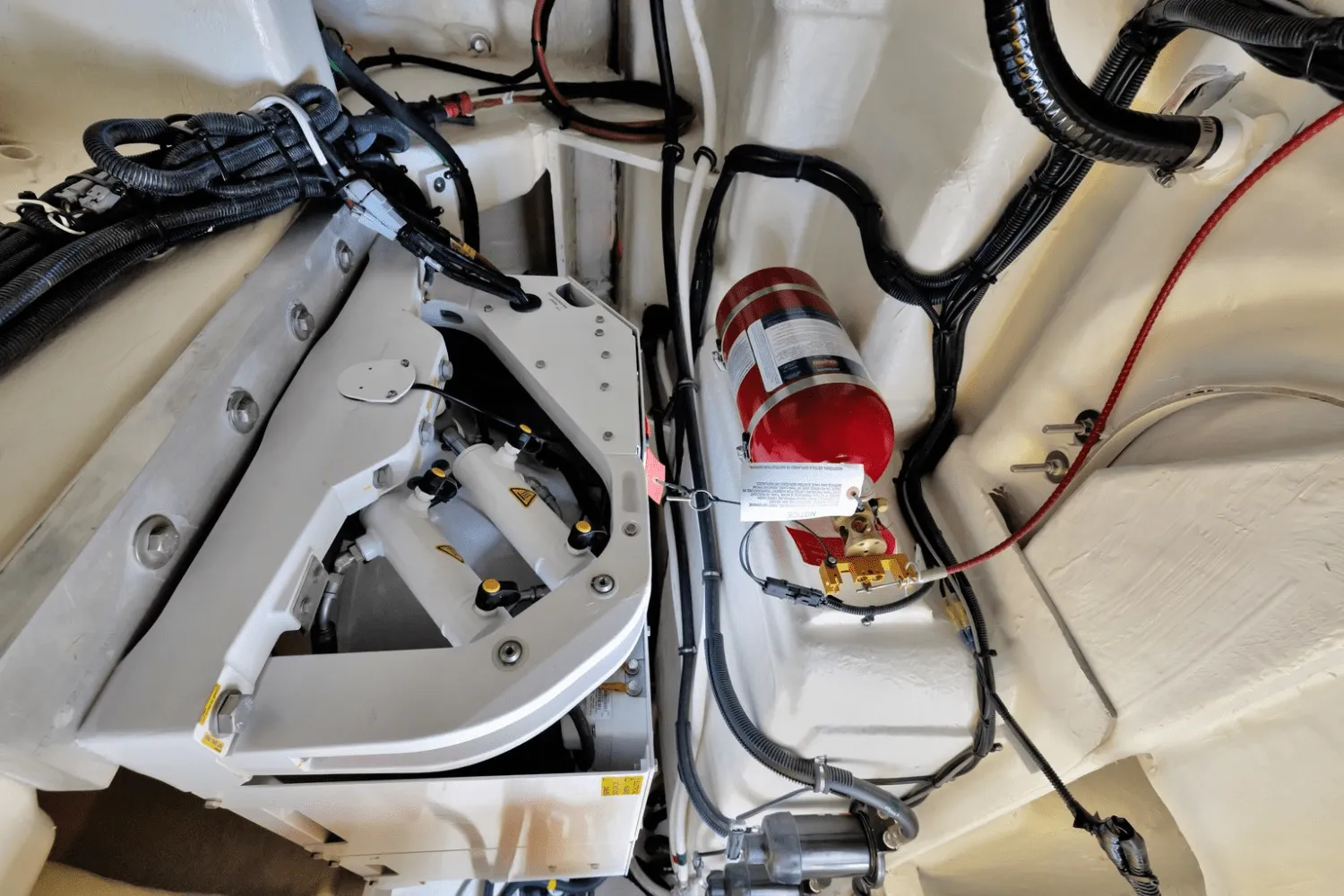 2024 Sea Ray 370 SUNDANCER OUTBOARD Image Thumbnail #31
