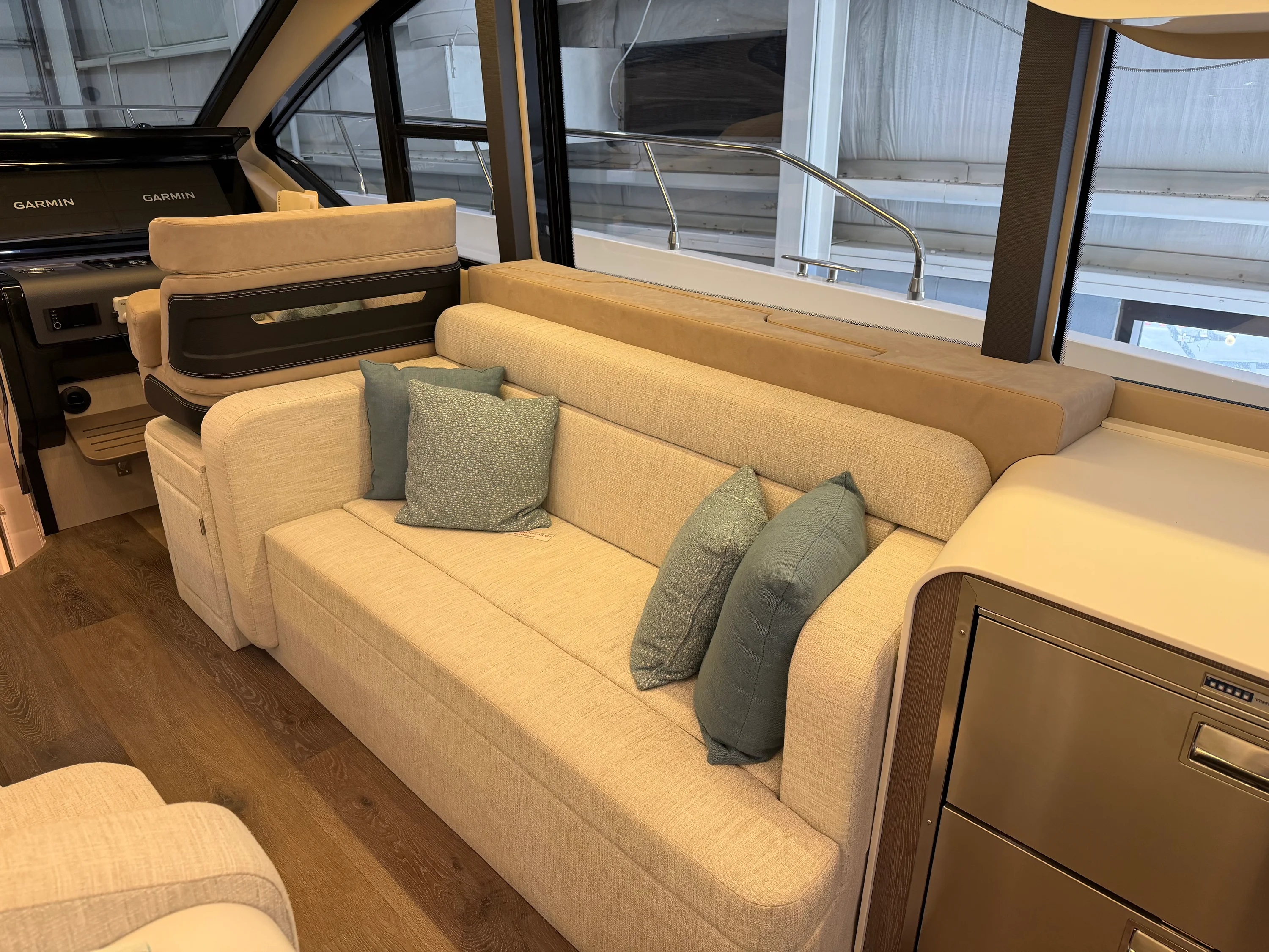 2026 Cruisers Yachts 57 FLY Image Thumbnail #40