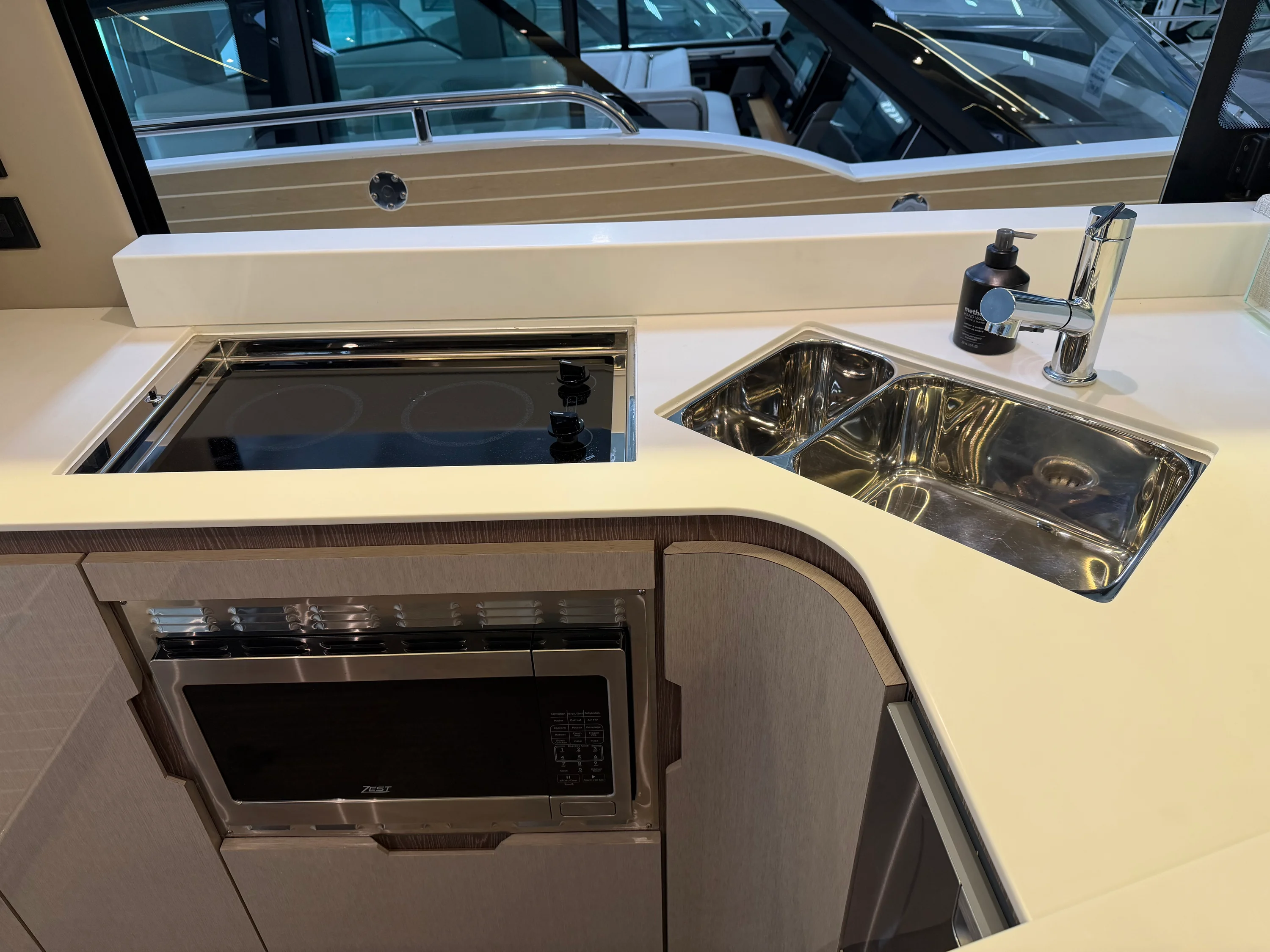 2026 Cruisers Yachts 57 FLY Image Thumbnail #38