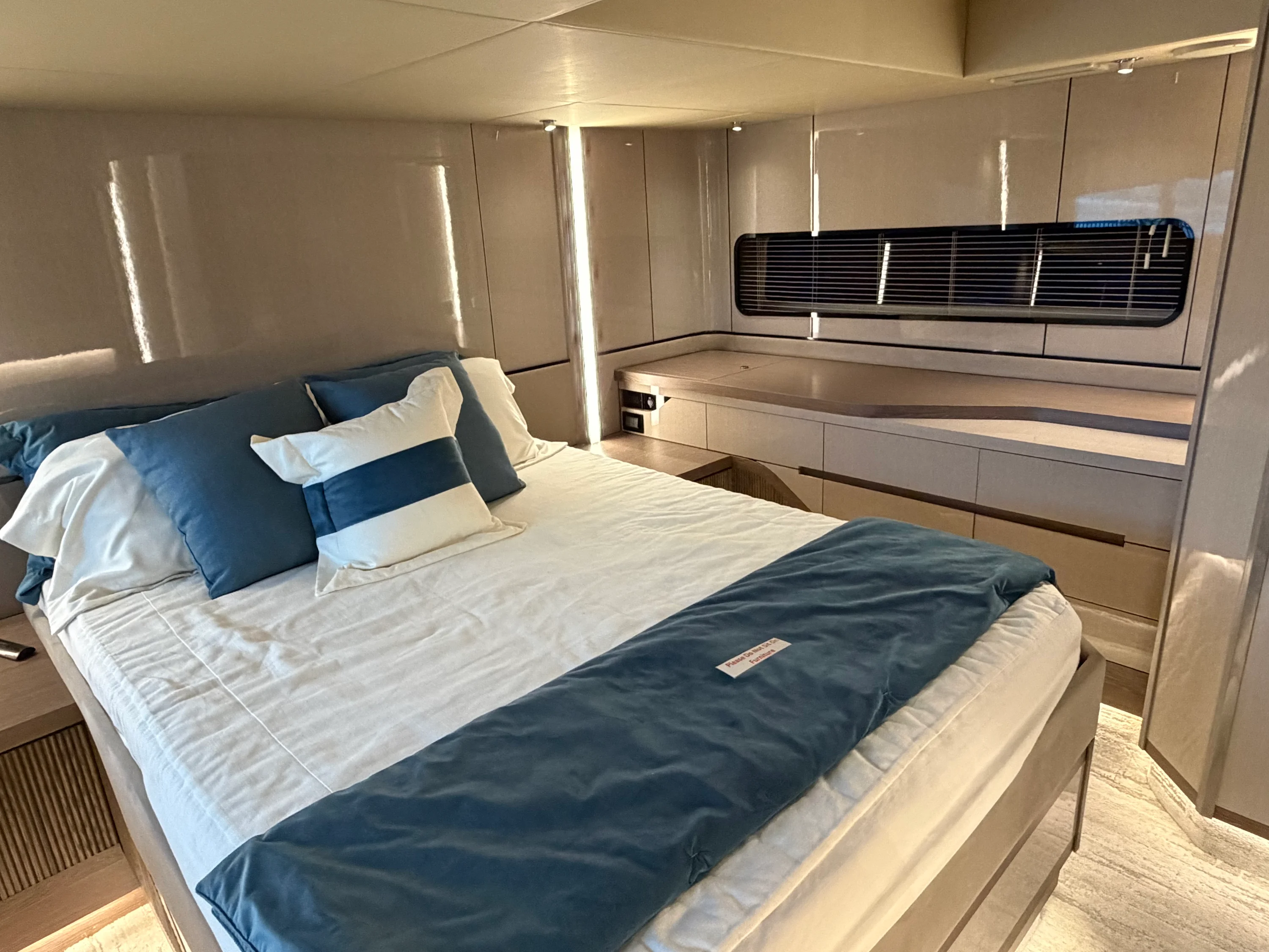 2026 Cruisers Yachts 57 FLY Image Thumbnail #74