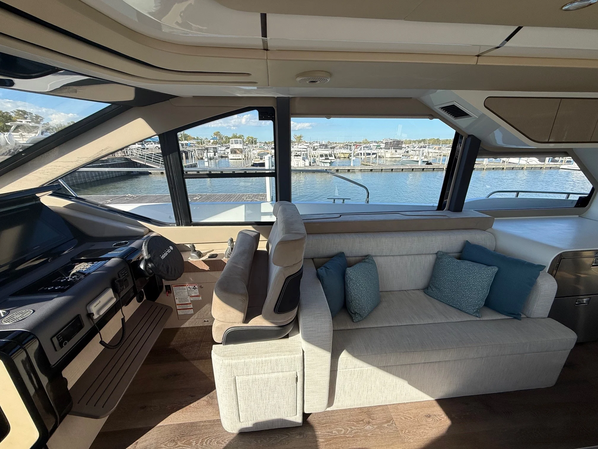 2026 Cruisers Yachts 57 FLY Image Thumbnail #22