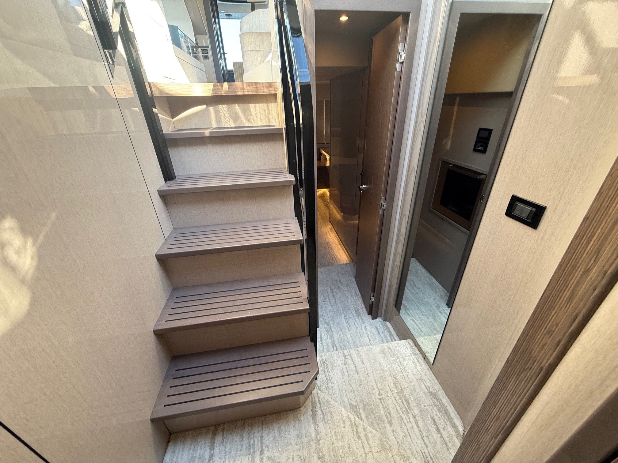 2026 Cruisers Yachts 57 Fly Image Thumbnail #27