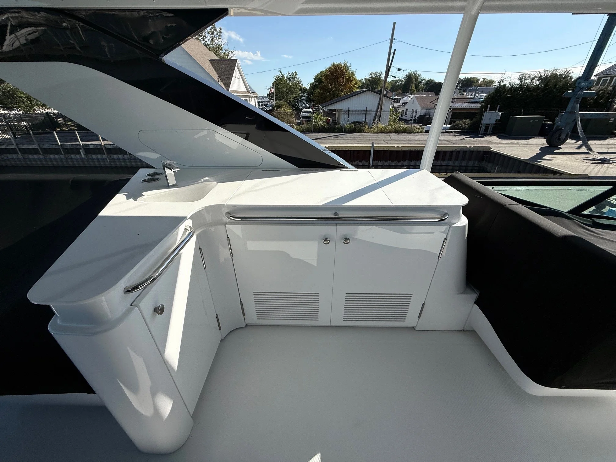 2026 Cruisers Yachts 57 Fly Image Thumbnail #15