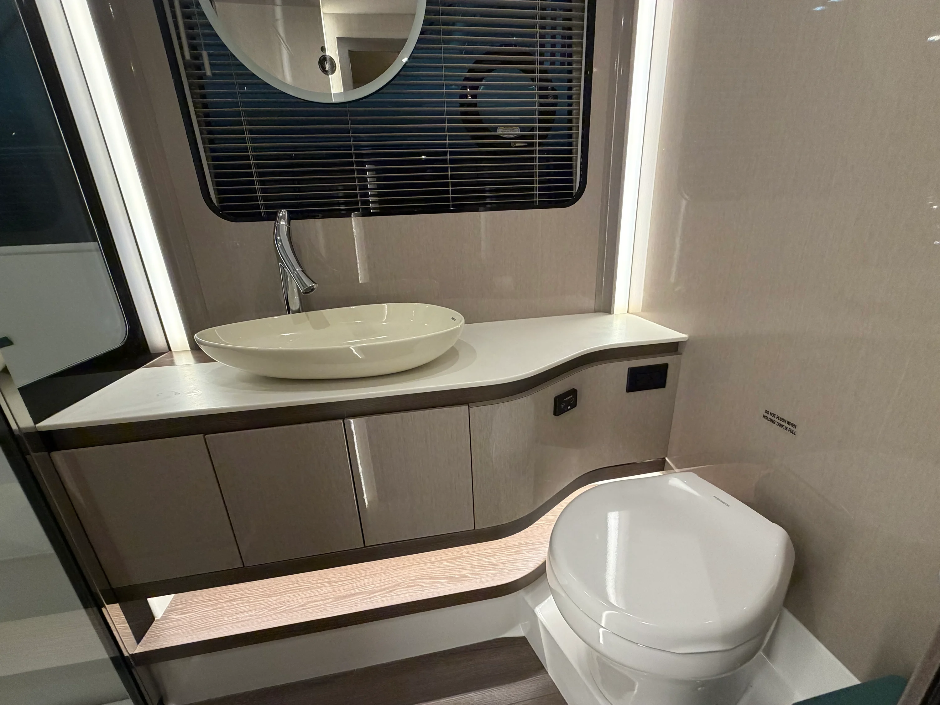 2026 Cruisers Yachts 57 FLY Image Thumbnail #75