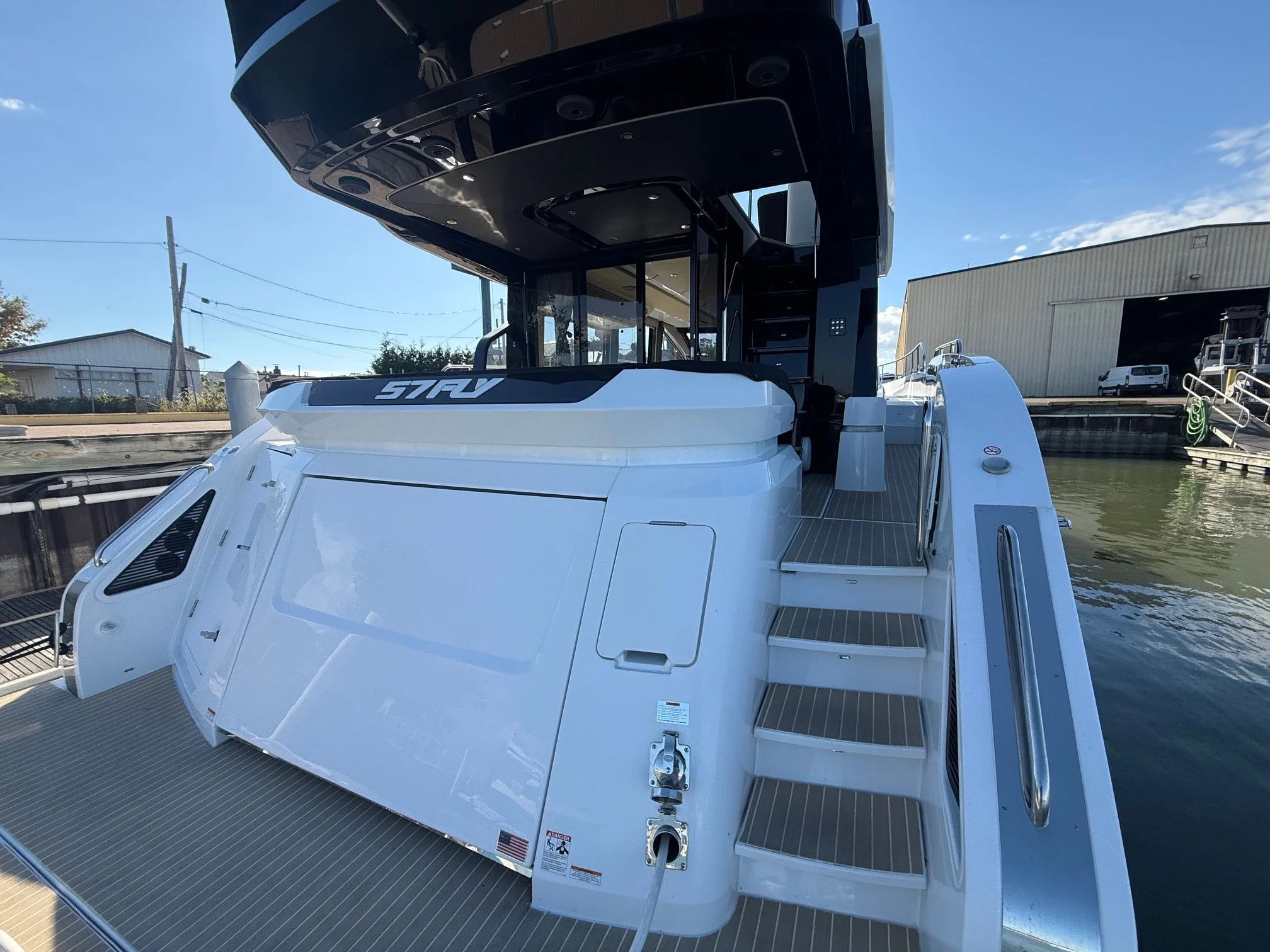 2026 Cruisers Yachts 57 FLY Image Thumbnail #8