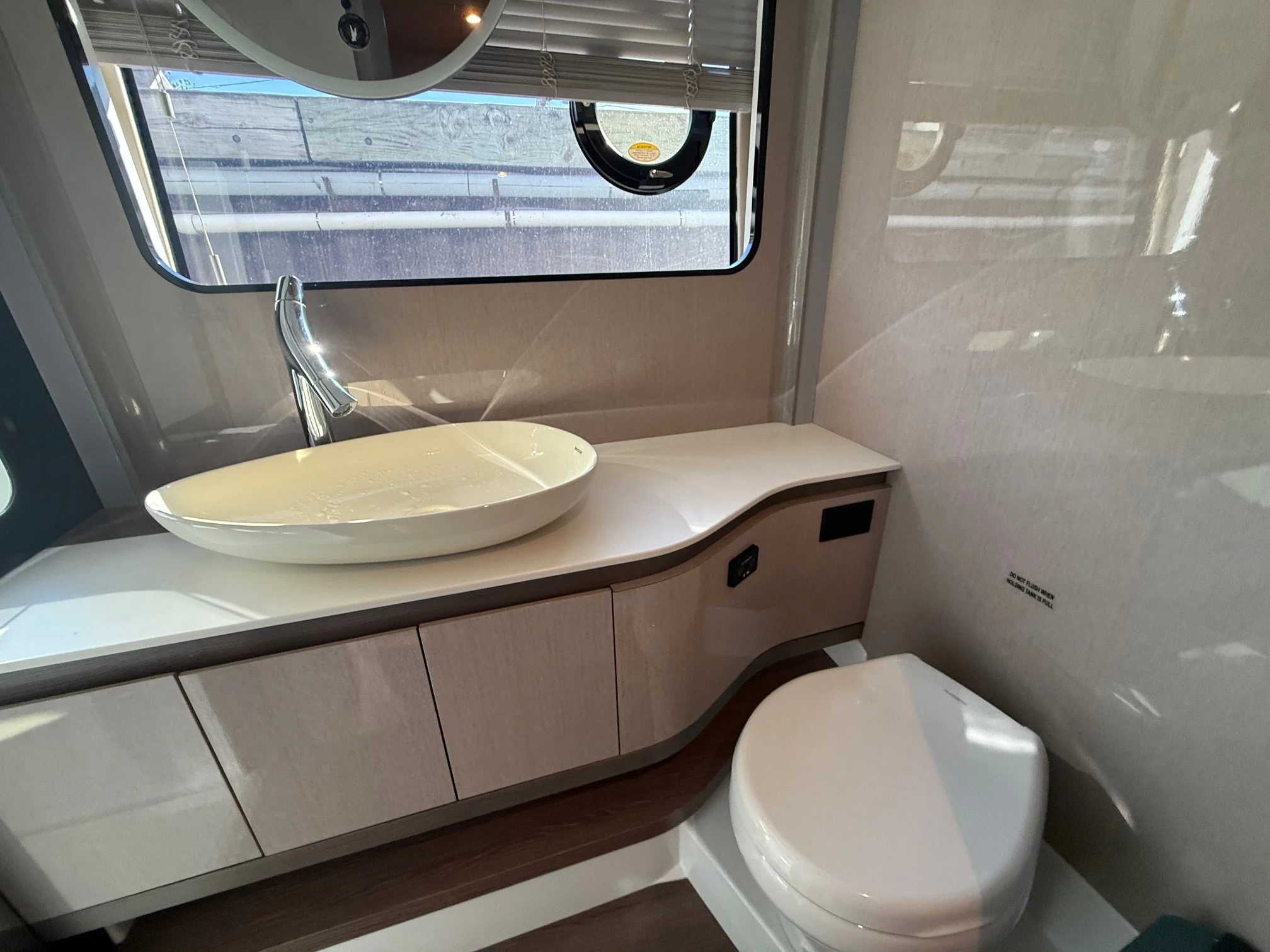 2026 Cruisers Yachts 57 FLY Image Thumbnail #32