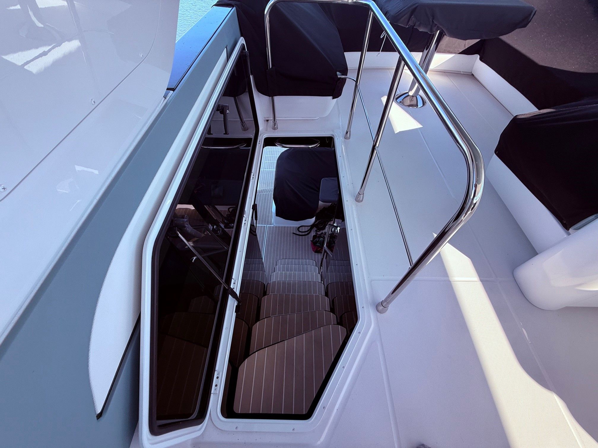 2026 Cruisers Yachts 57 Fly Image Thumbnail #19