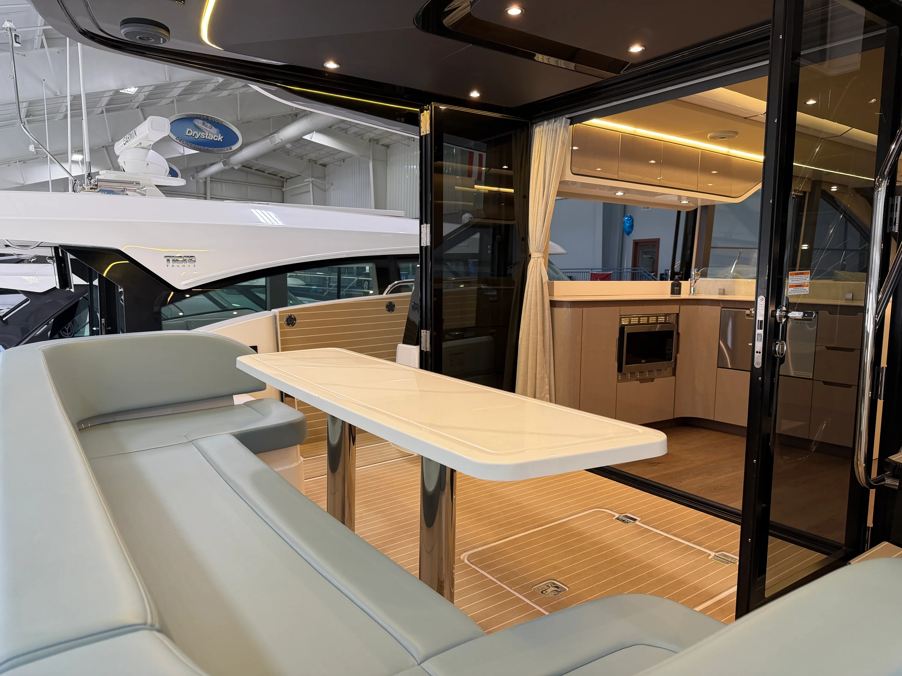 2026 Cruisers Yachts 57 FLY Image Thumbnail #28