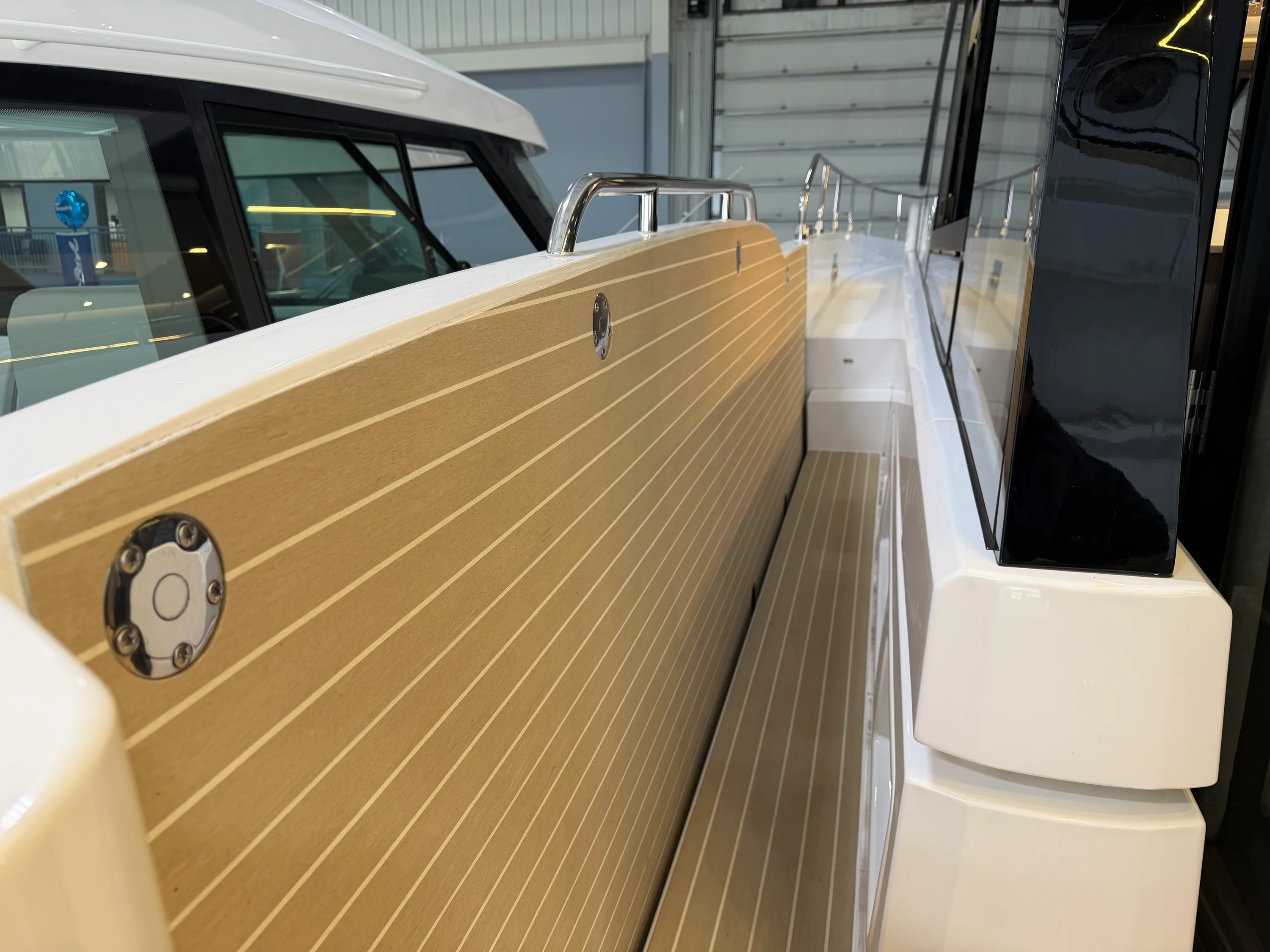 2026 Cruisers Yachts 57 FLY Image Thumbnail #34