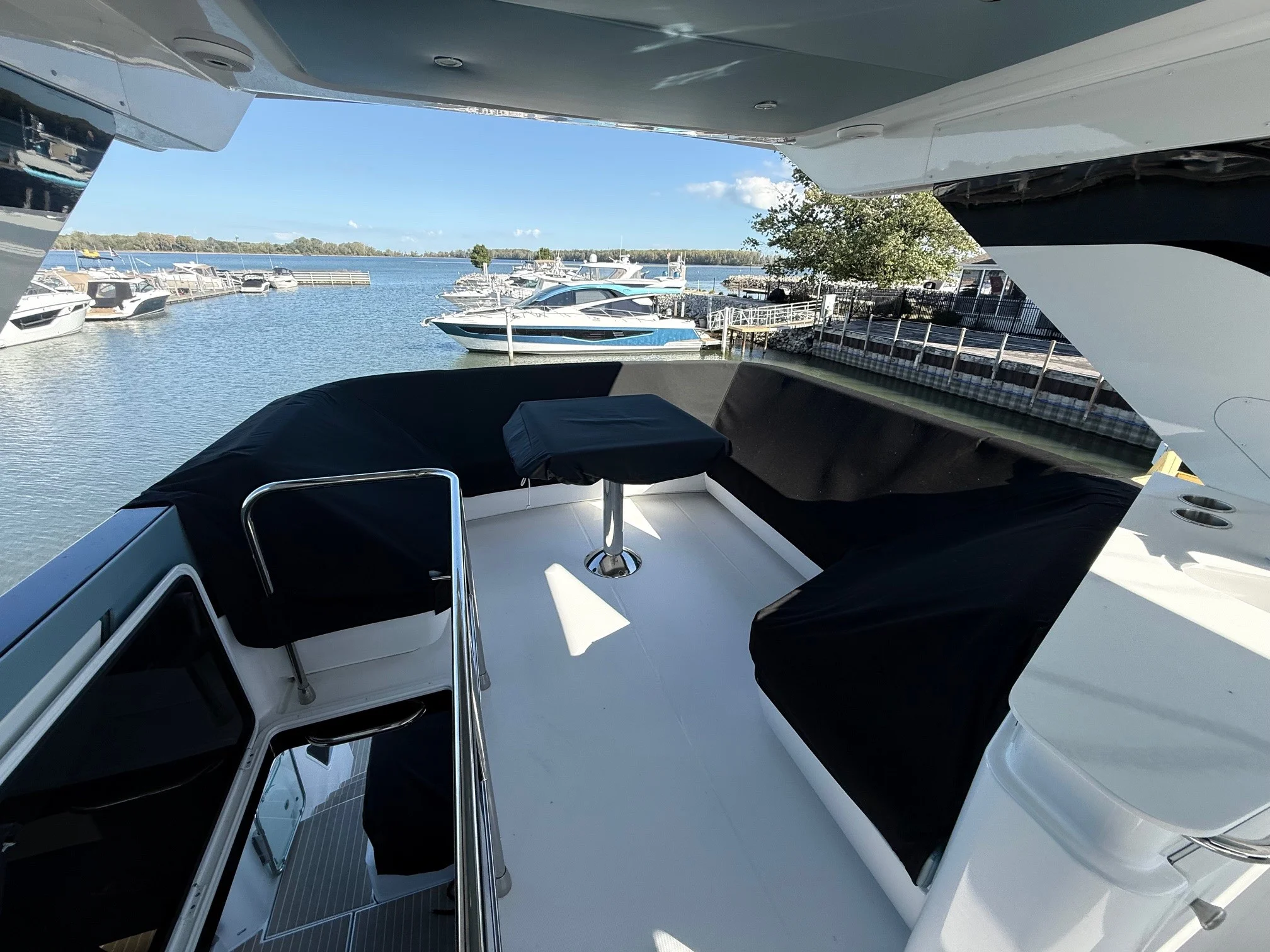 2026 Cruisers Yachts 57 Fly Image Thumbnail #13