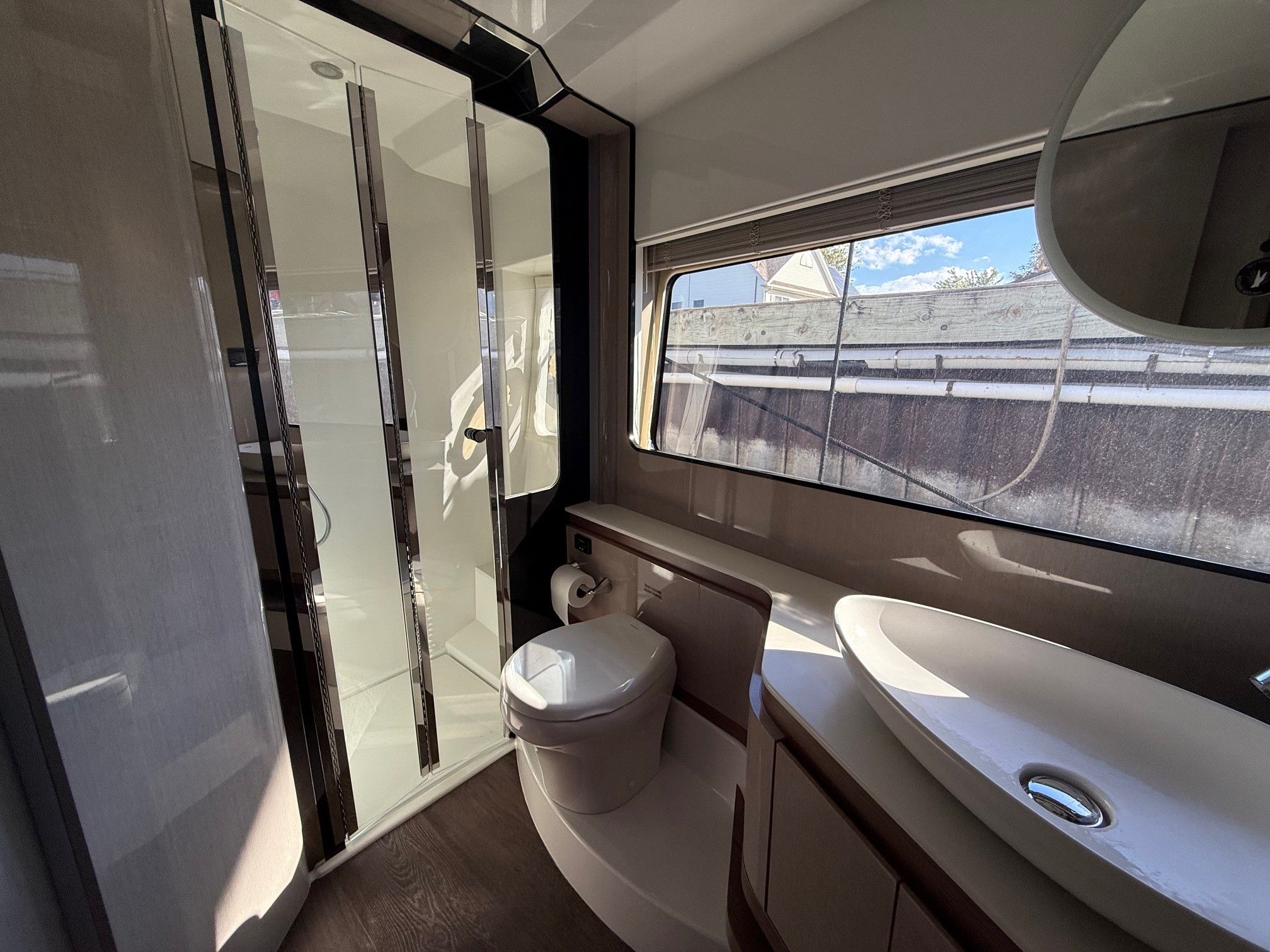 2026 Cruisers Yachts 57 Fly Image Thumbnail #31