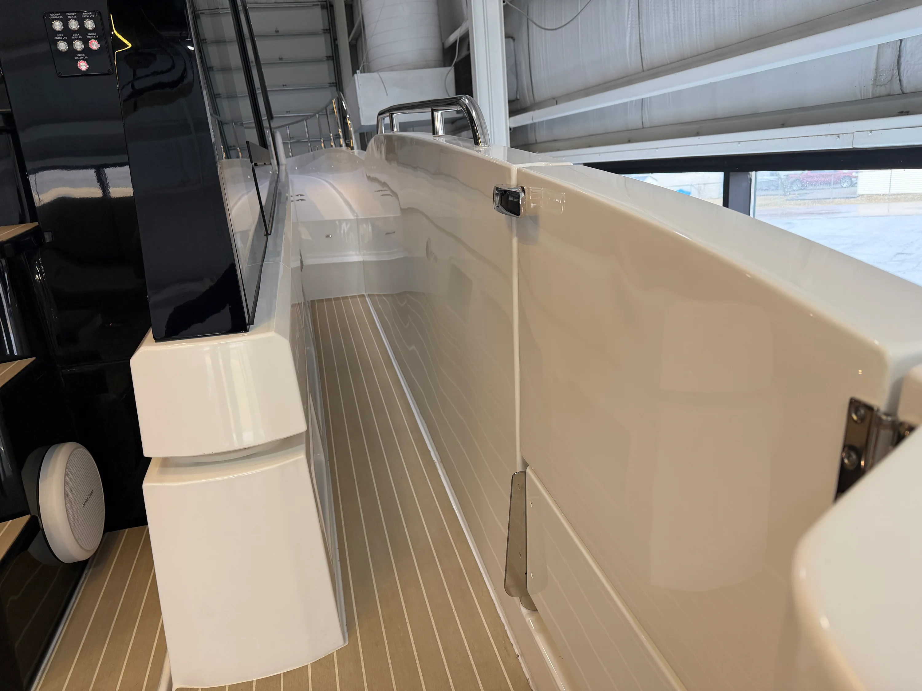 2026 Cruisers Yachts 57 FLY Image Thumbnail #35