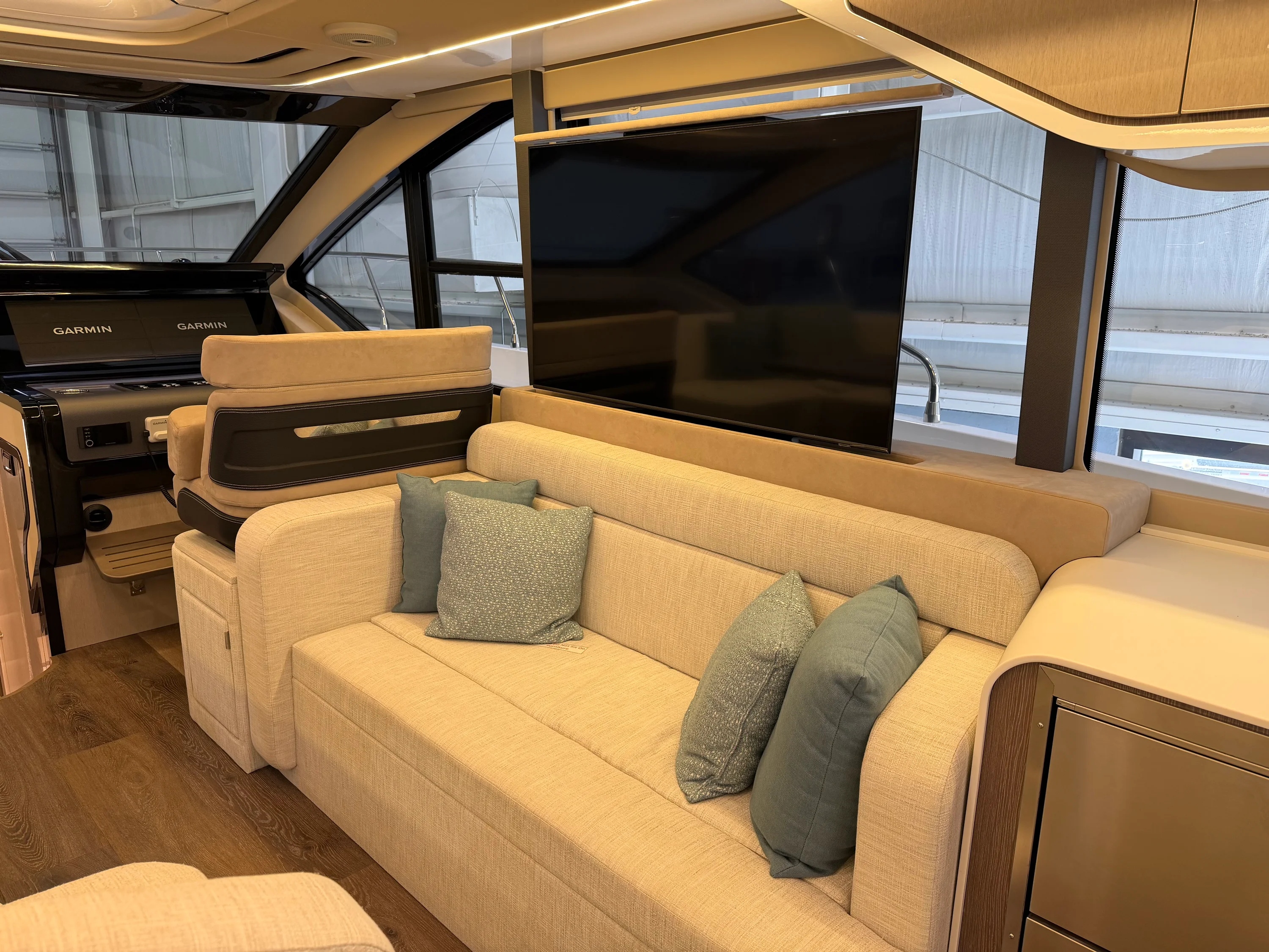 2026 Cruisers Yachts 57 FLY Image Thumbnail #41