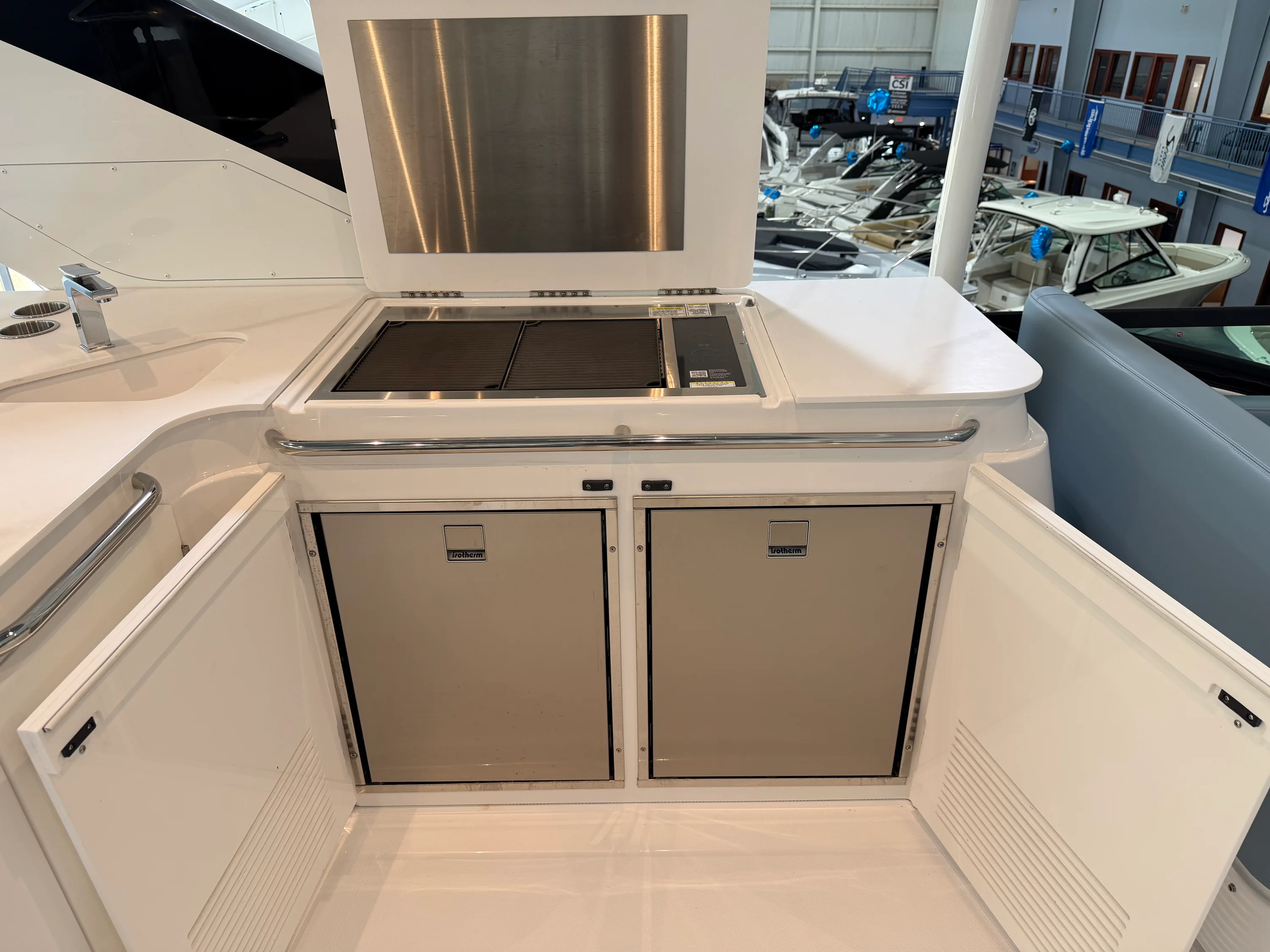 2026 Cruisers Yachts 57 FLY Image Thumbnail #82